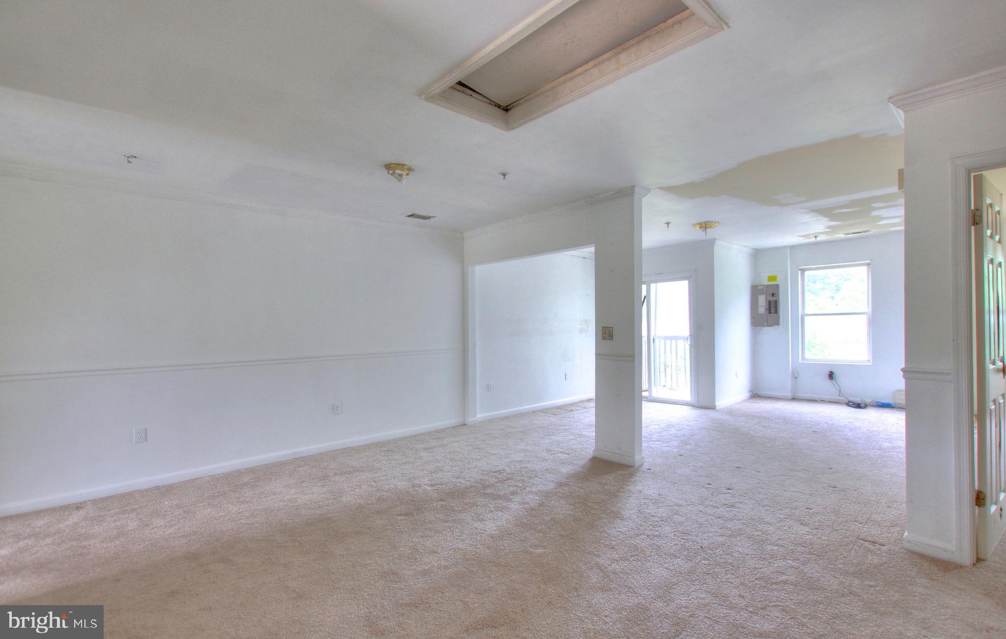 THE VILLAS OF HOLLY SPRI - Residential