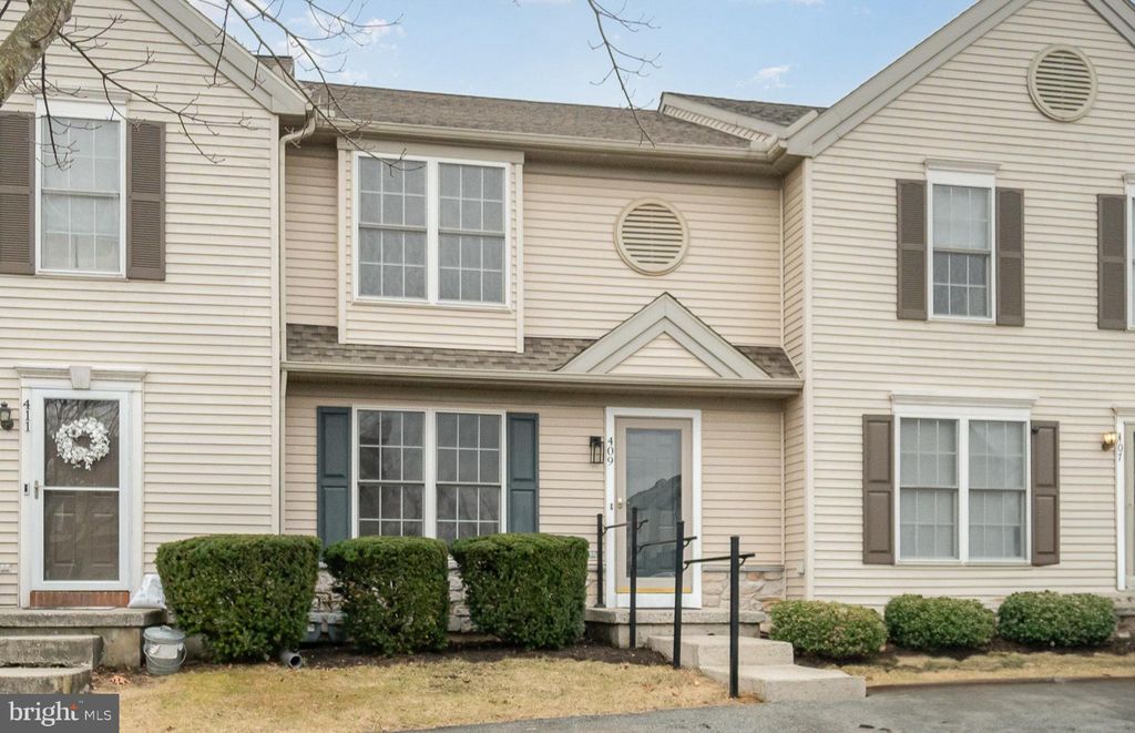 Photo of 409 Banyan Circle Drive, LANCASTER, PA 17603 (MLS # PALA2064332)