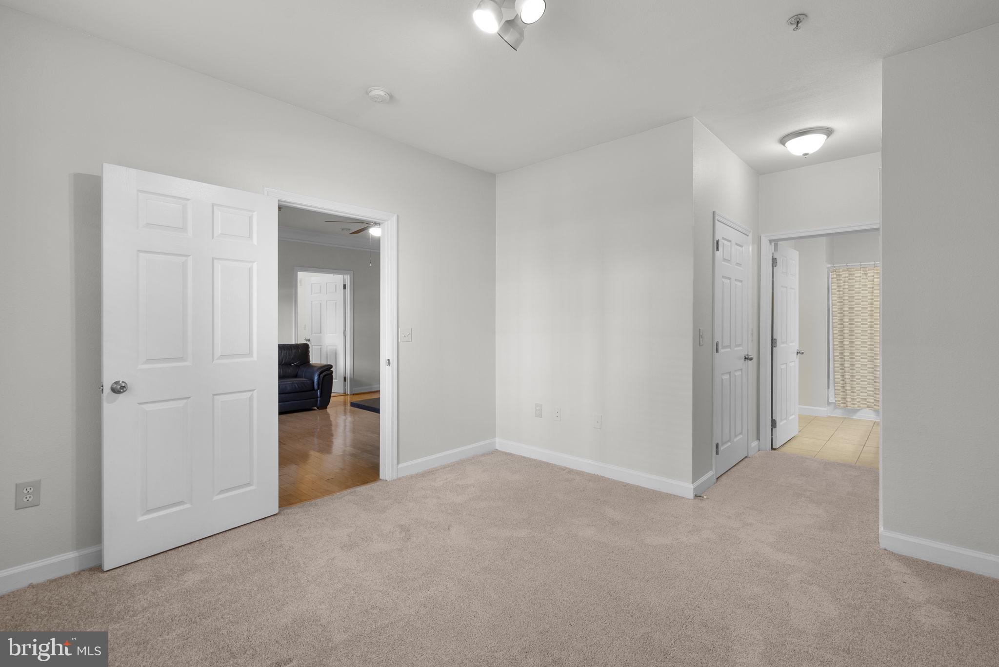 FITZ AT ROCKVILLE TOWN C - Residential