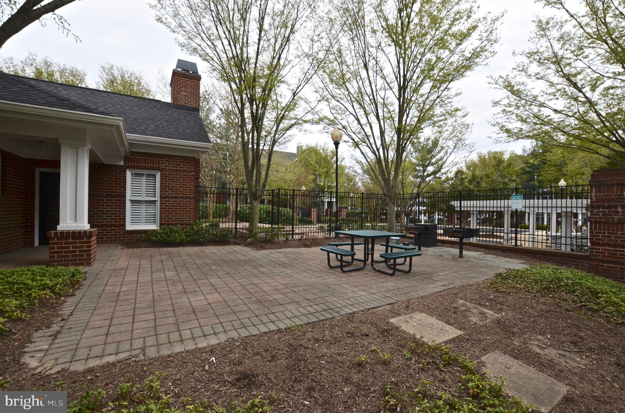 SOUTH GLEN - Residential