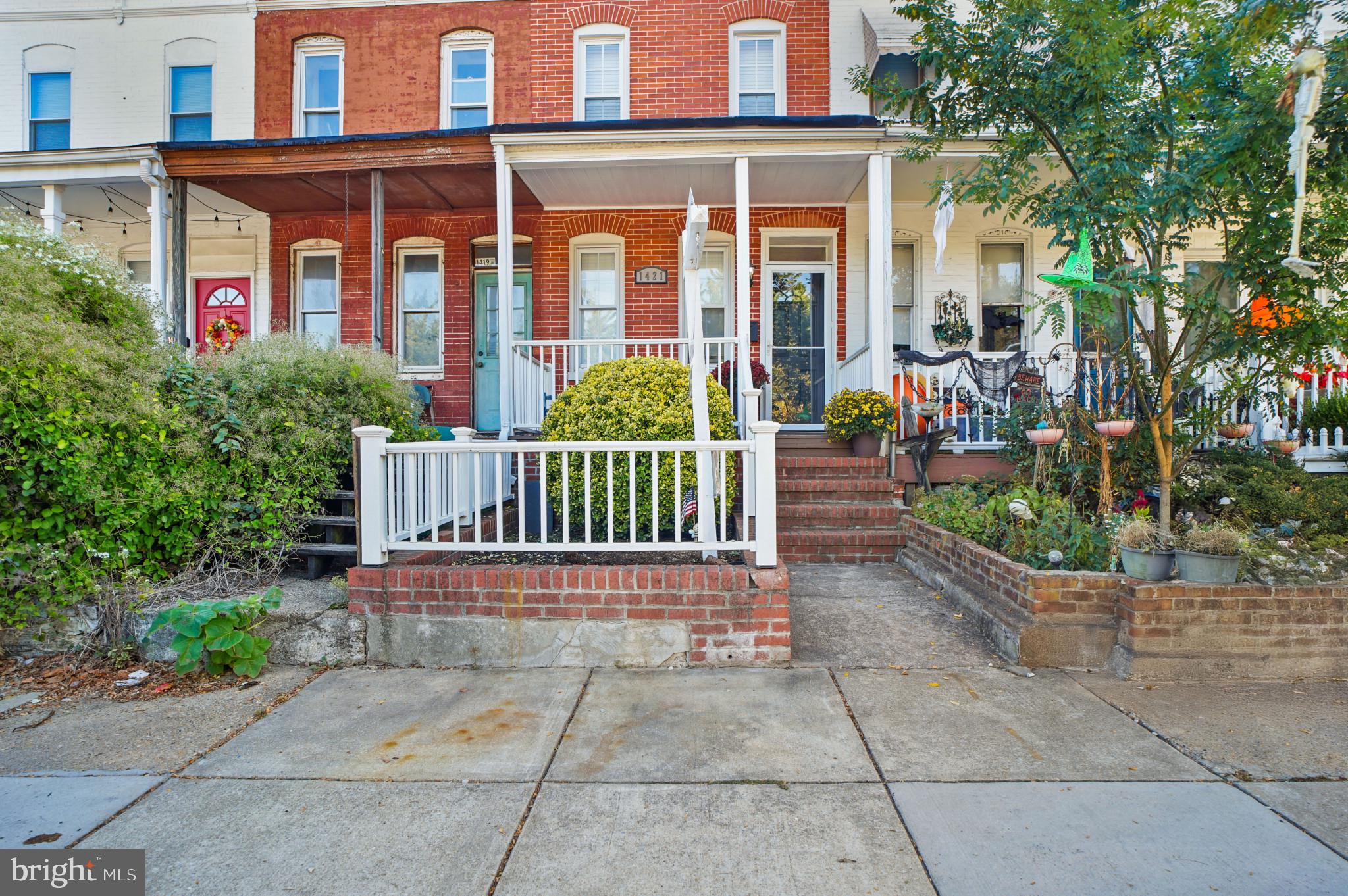 1421 RACE STREET