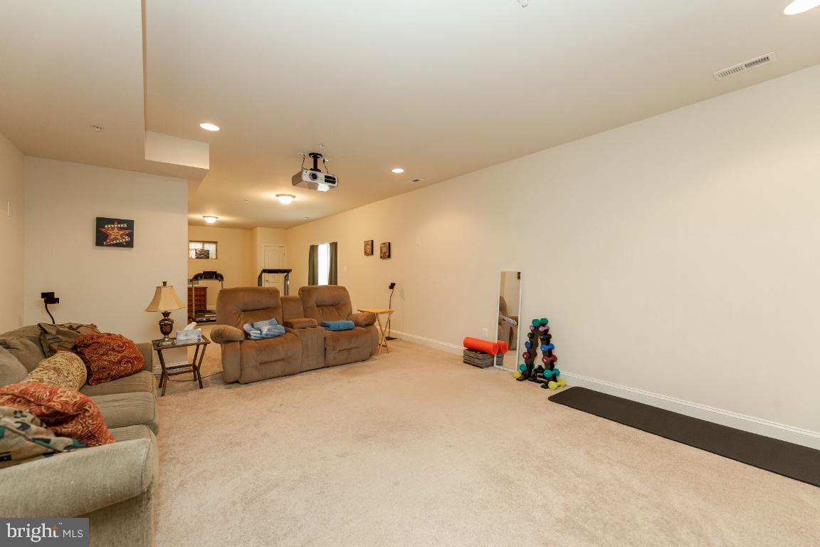 BROAD CREEK - Residential