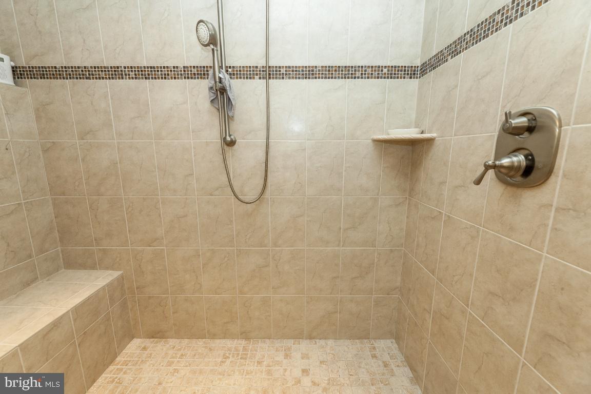 BROAD CREEK - Residential