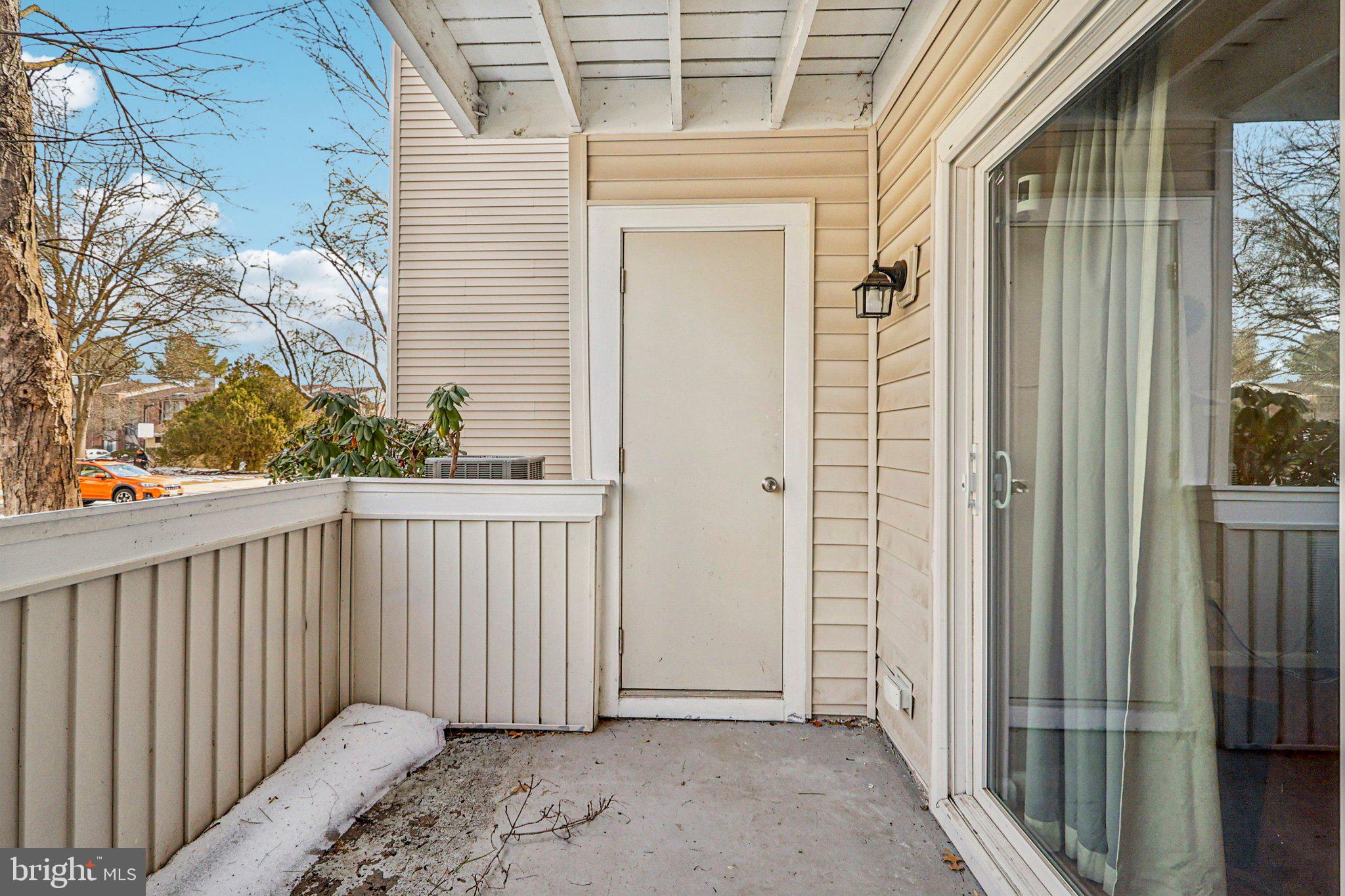 FARMINGDALE - Residential