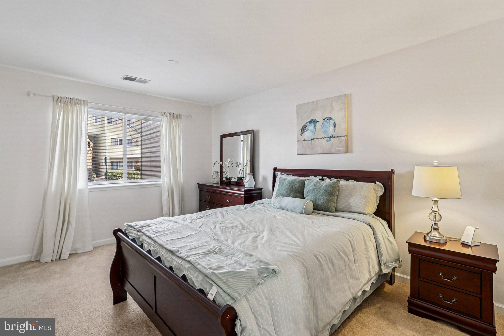 FARMINGDALE - Residential