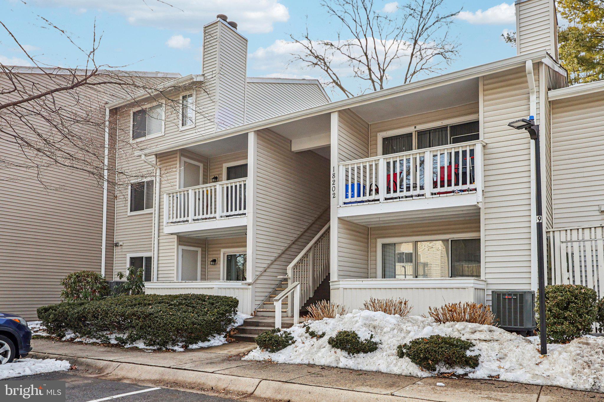 FARMINGDALE - Residential