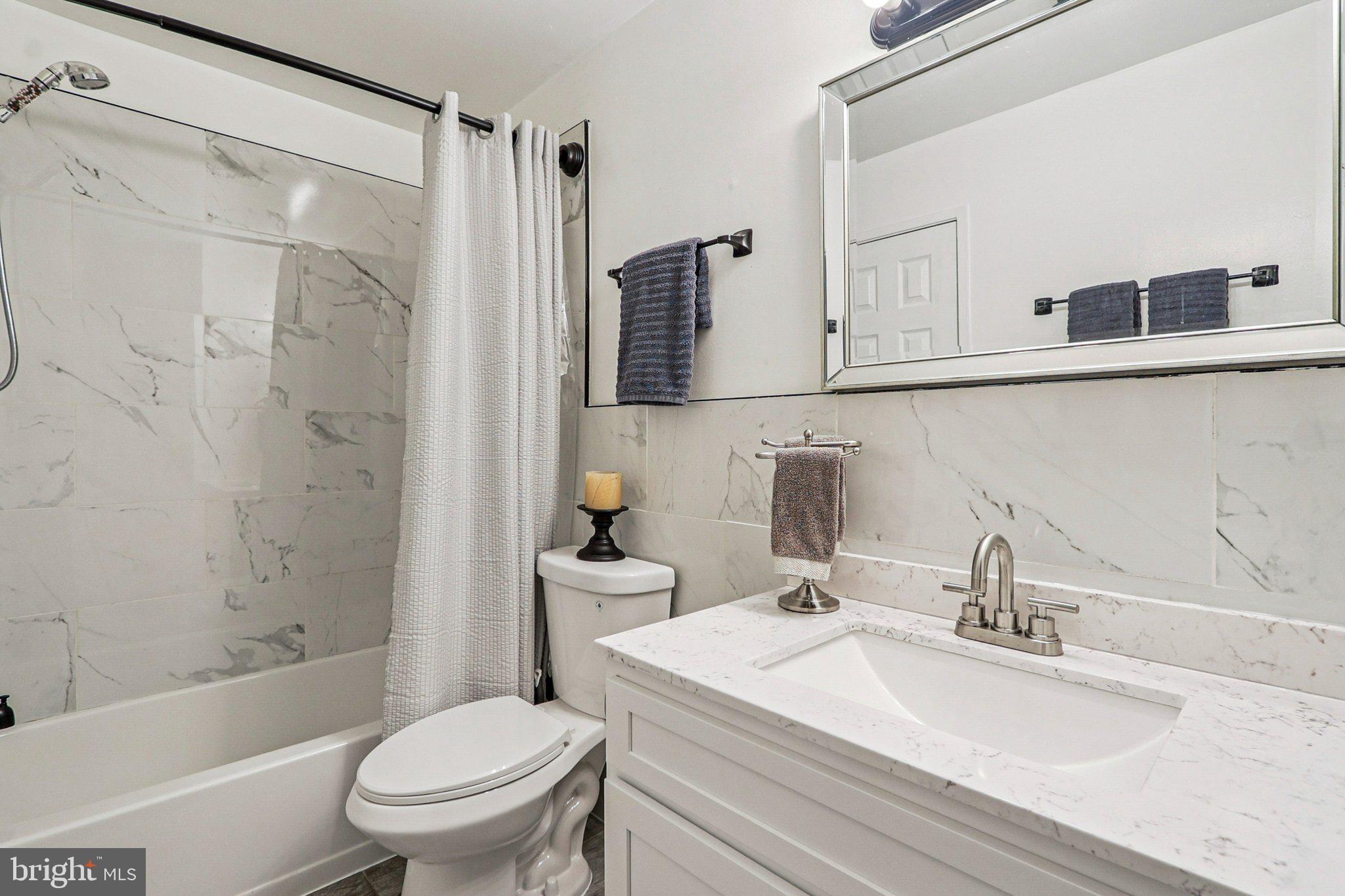 FARMINGDALE - Residential