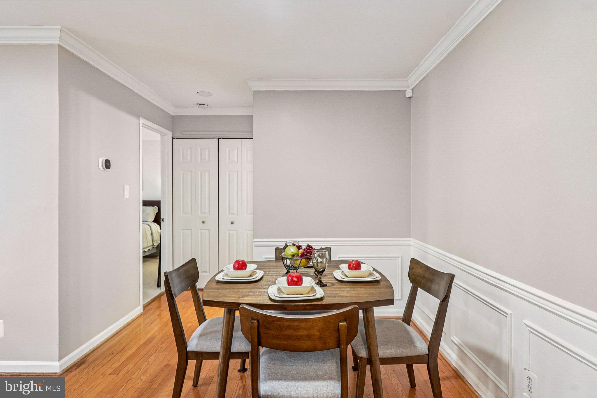 FARMINGDALE - Residential