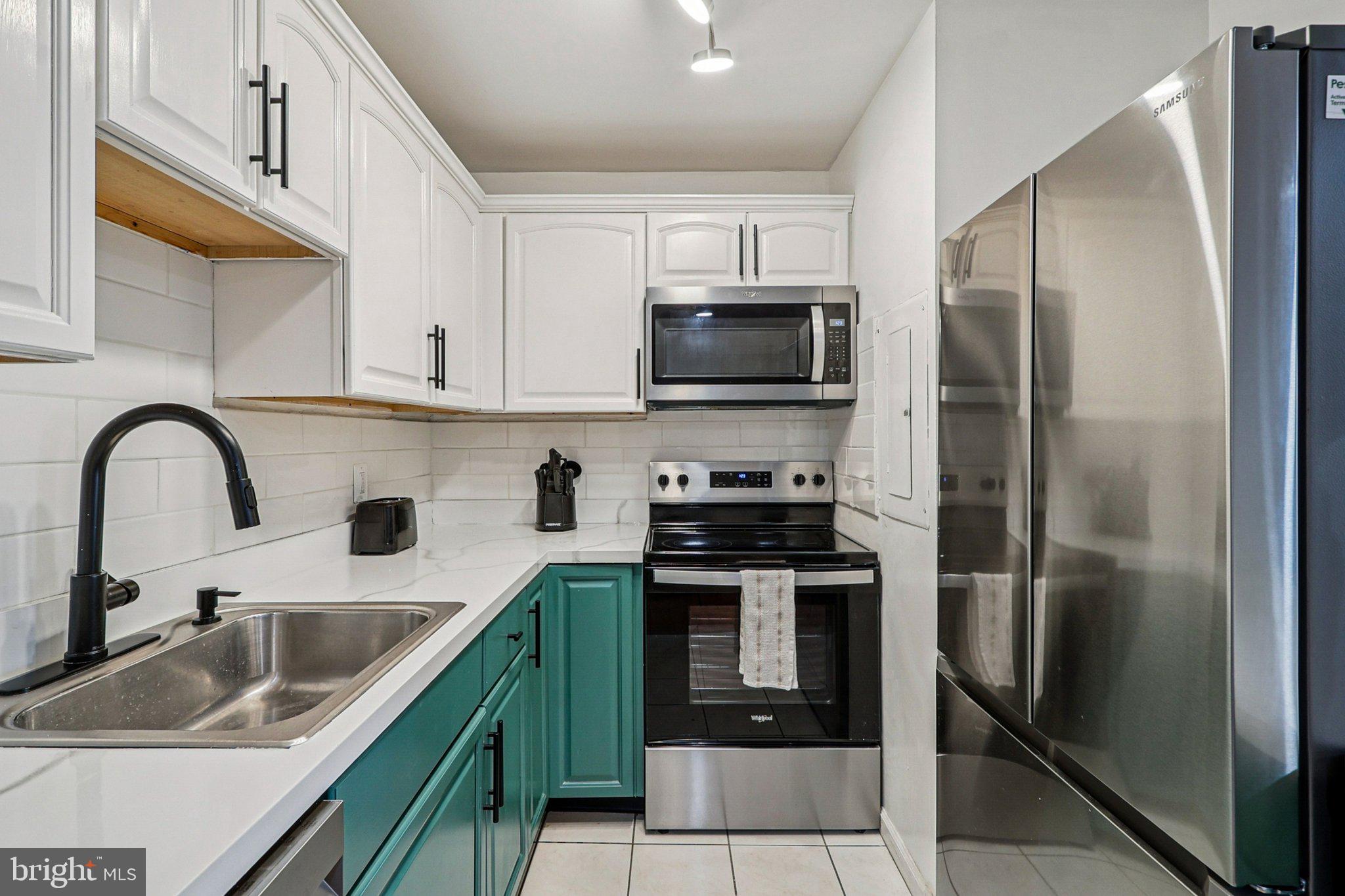 FARMINGDALE - Residential