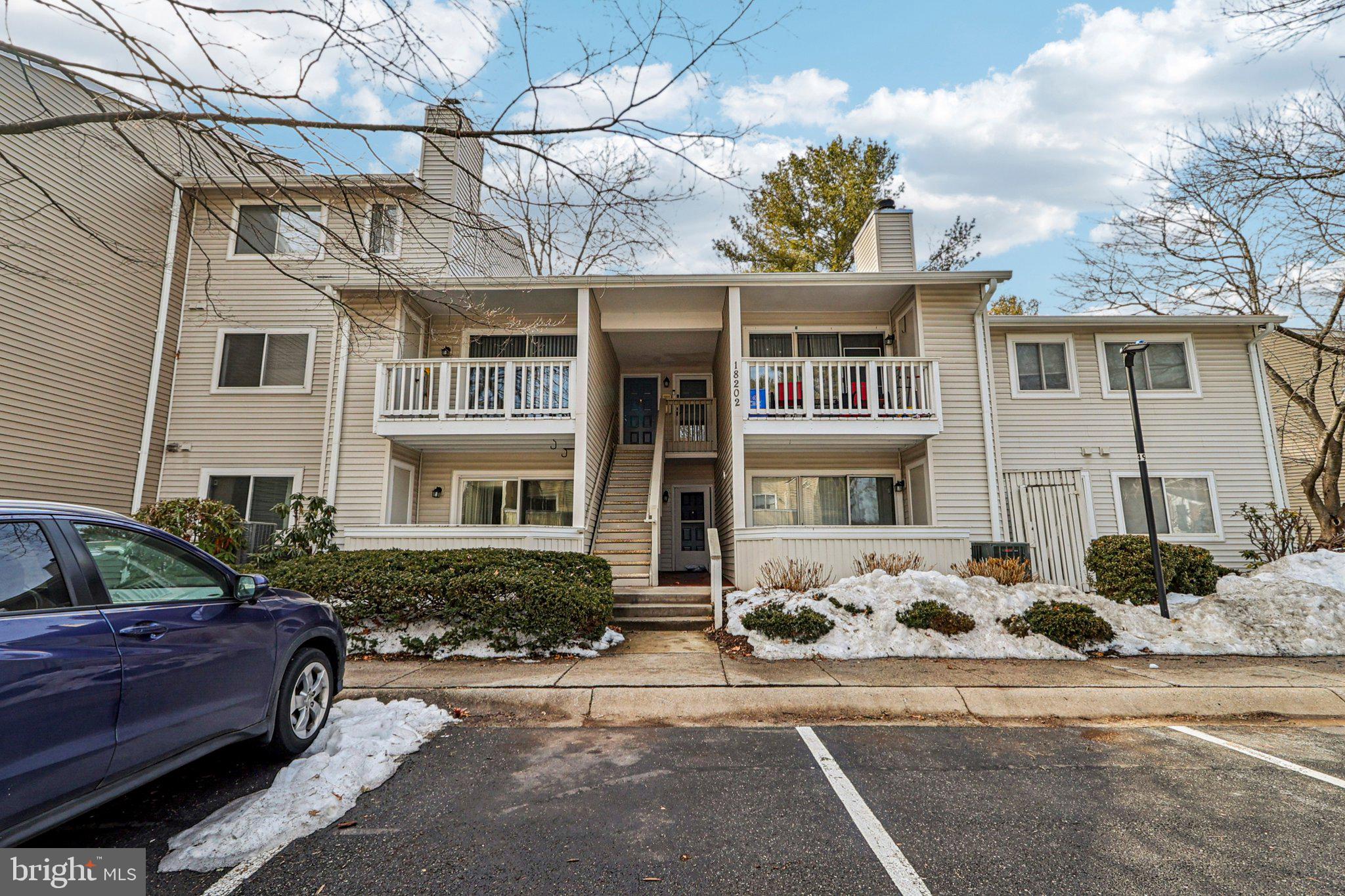 FARMINGDALE - Residential