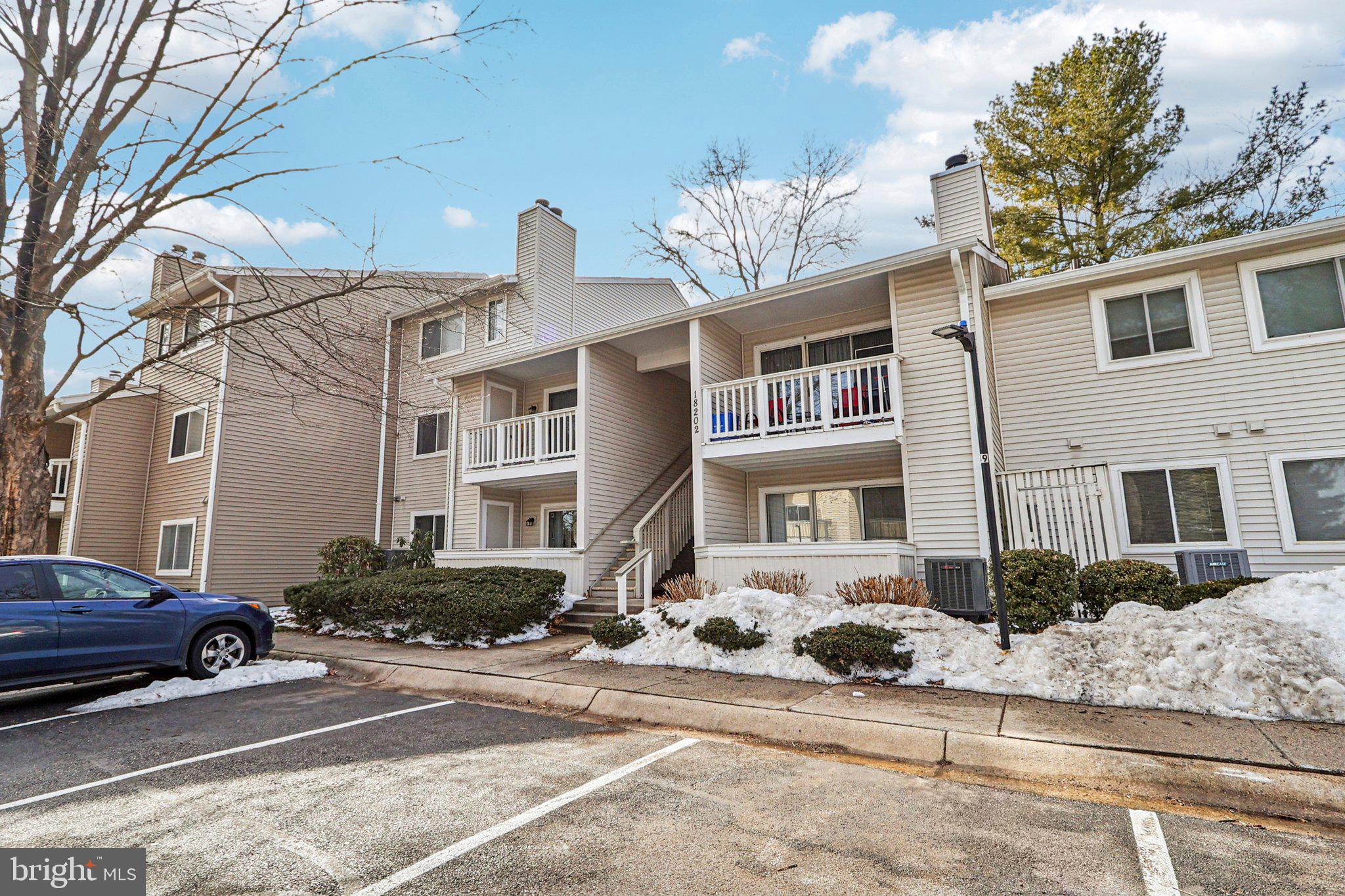 FARMINGDALE - Residential