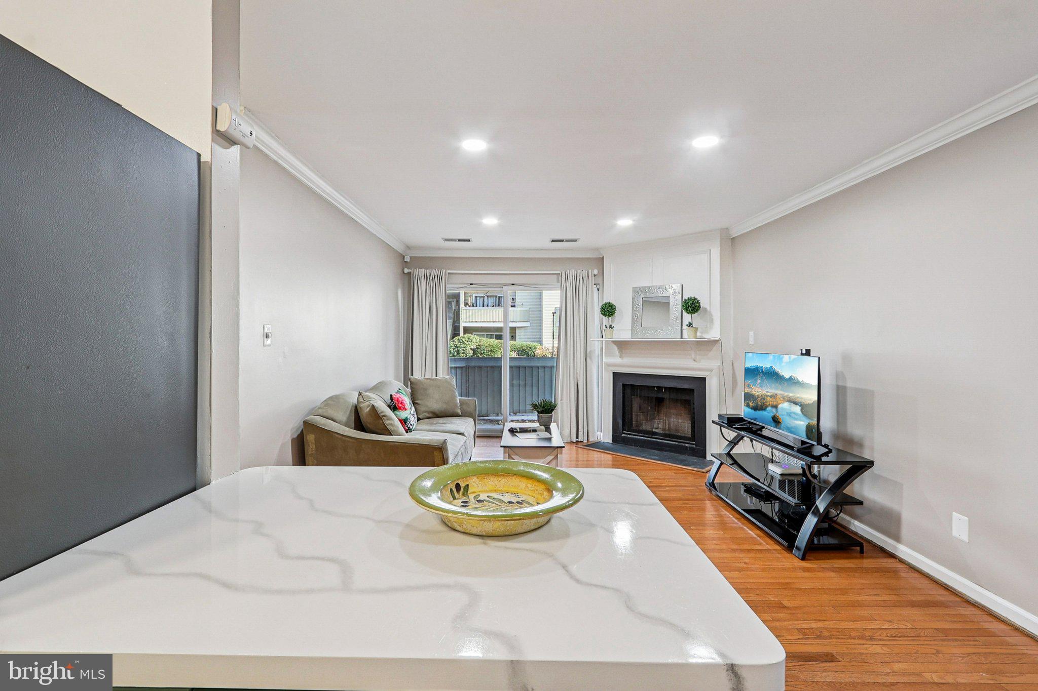 FARMINGDALE - Residential