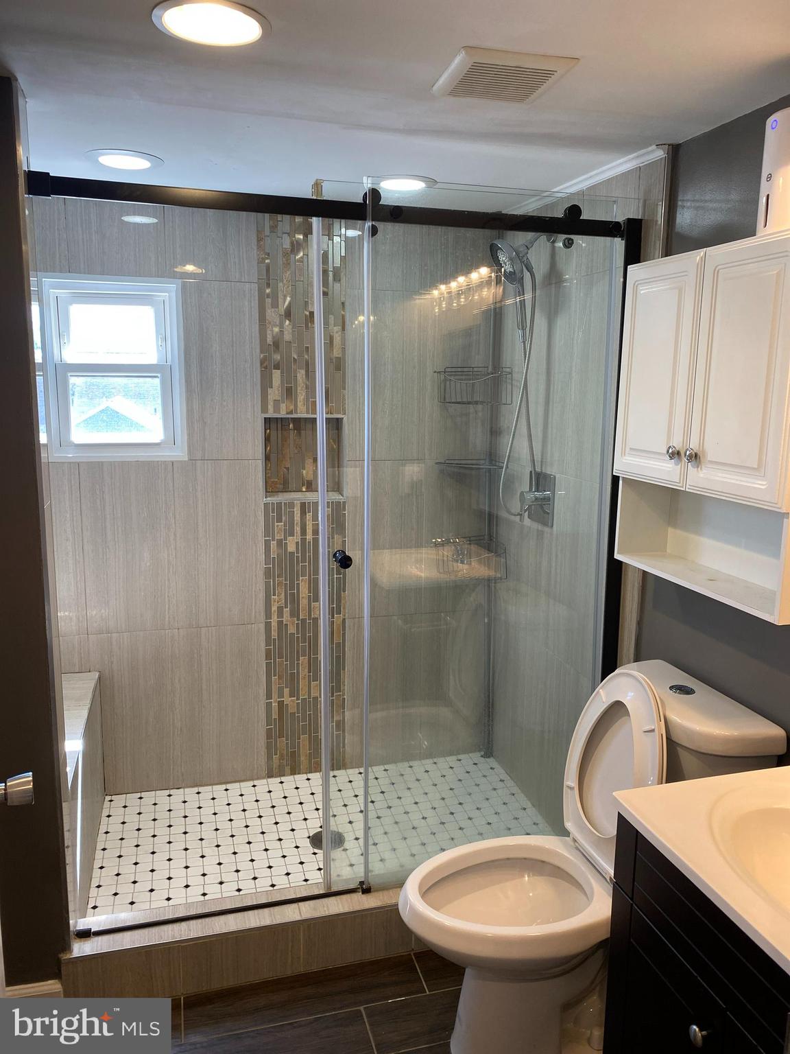 ARUNDEL GARDENS - Residential Lease