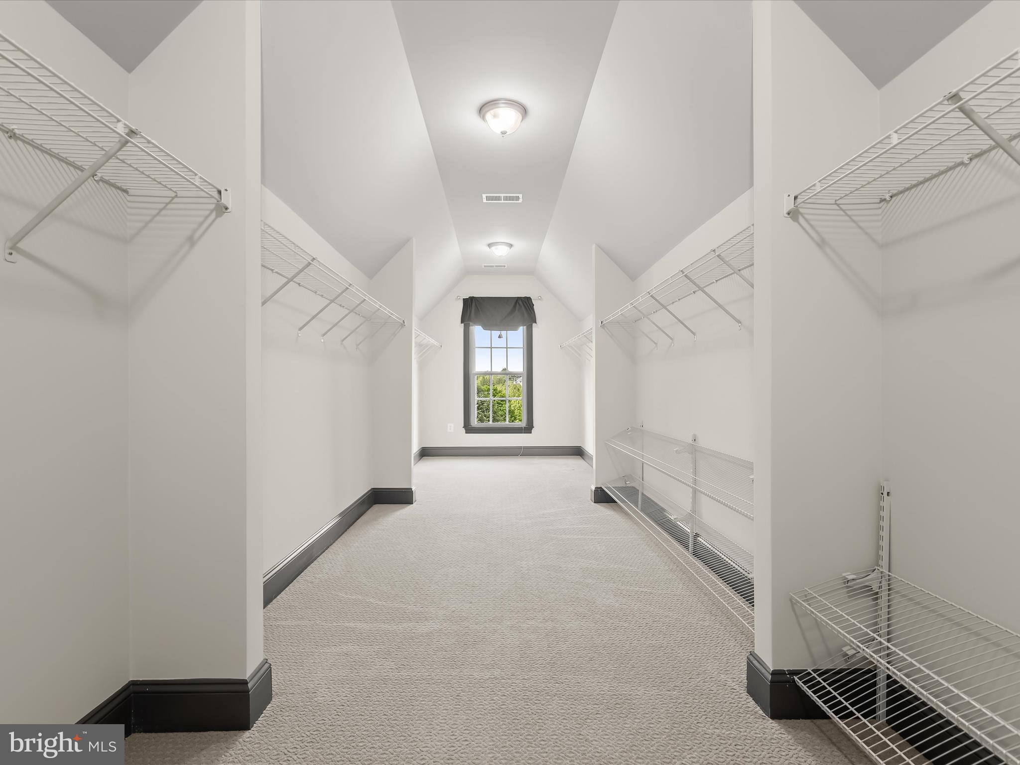 MACBETH FARM - Residential