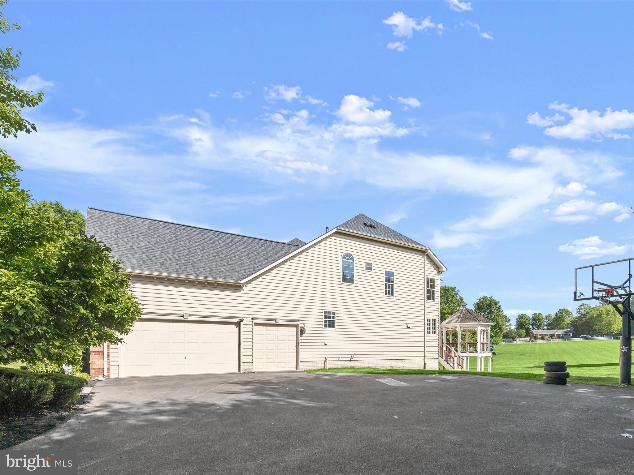 MACBETH FARM - Residential