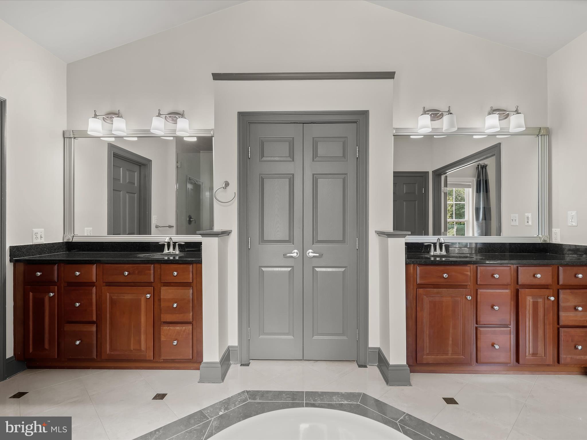 MACBETH FARM - Residential