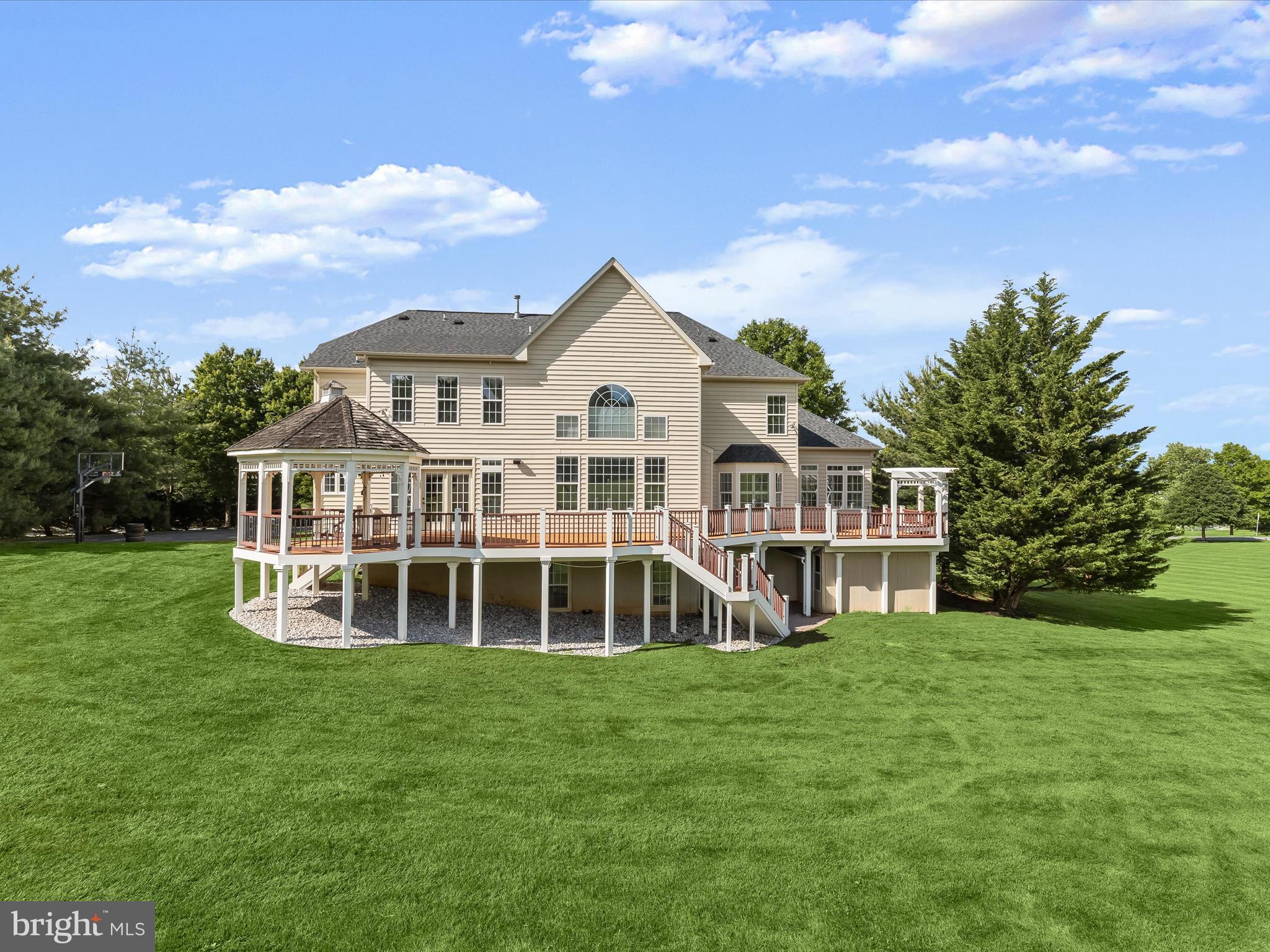 MACBETH FARM - Residential