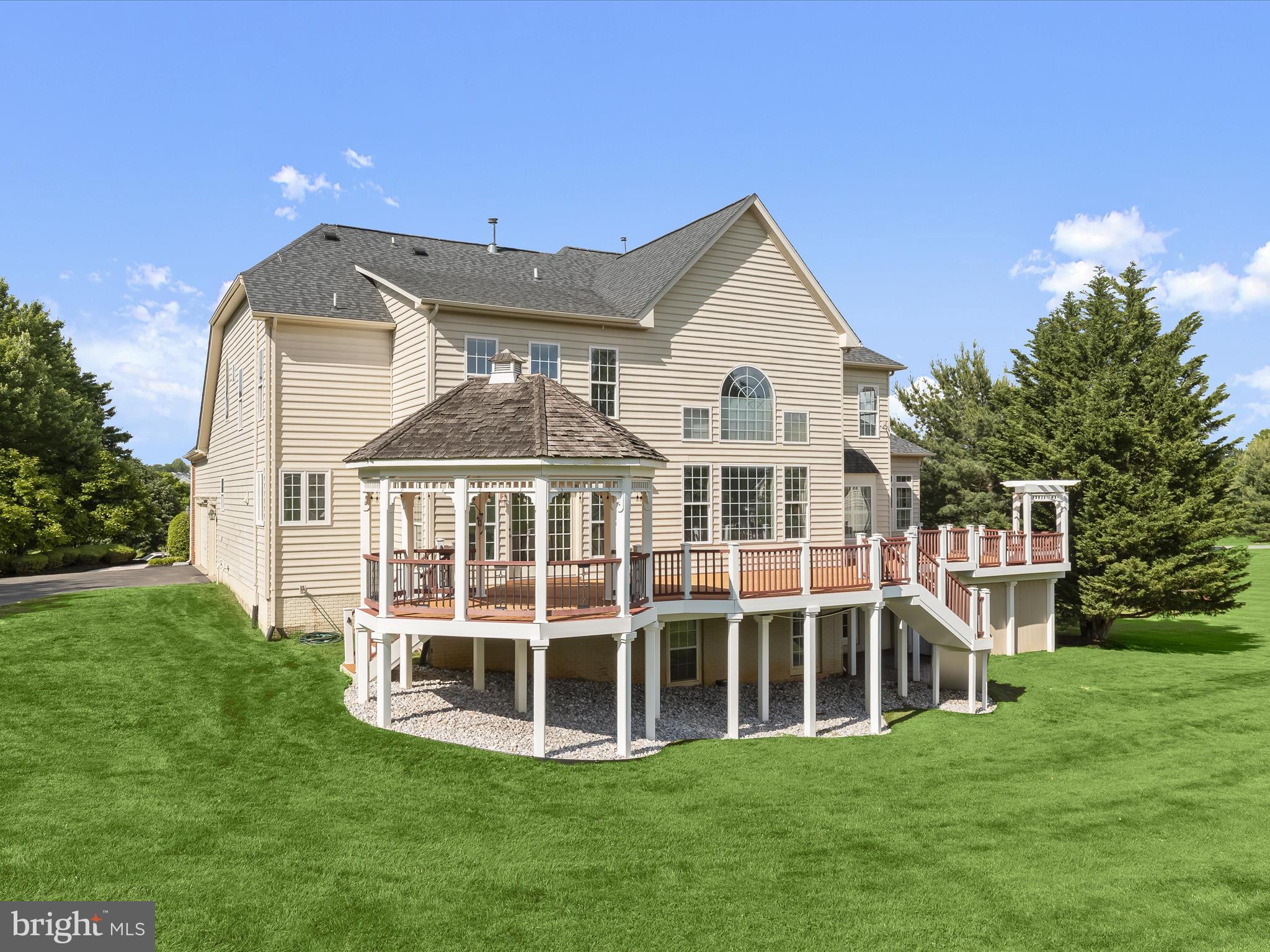 MACBETH FARM - Residential