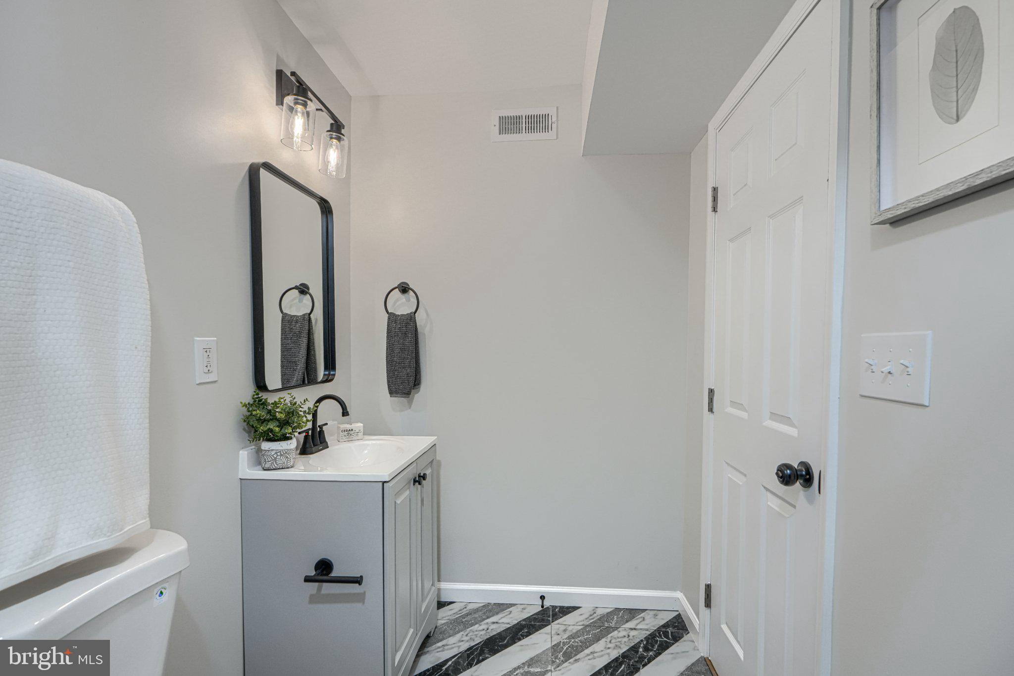 ABERDEEN HILLS - Residential
