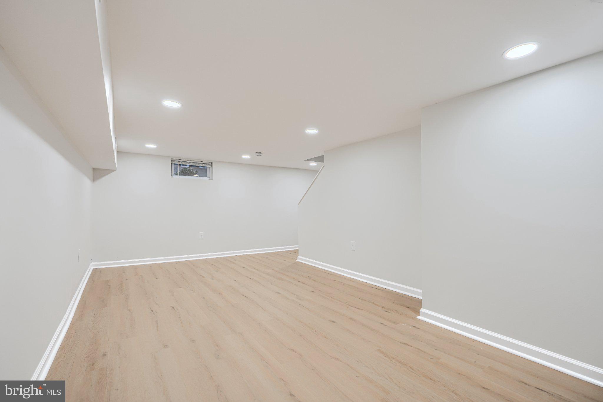 ABERDEEN HILLS - Residential