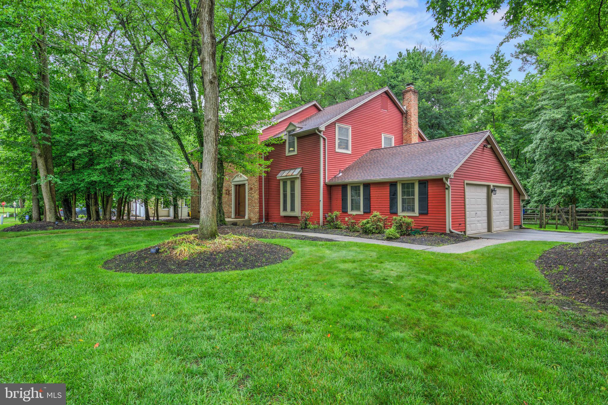 19 RED OAK DRIVE