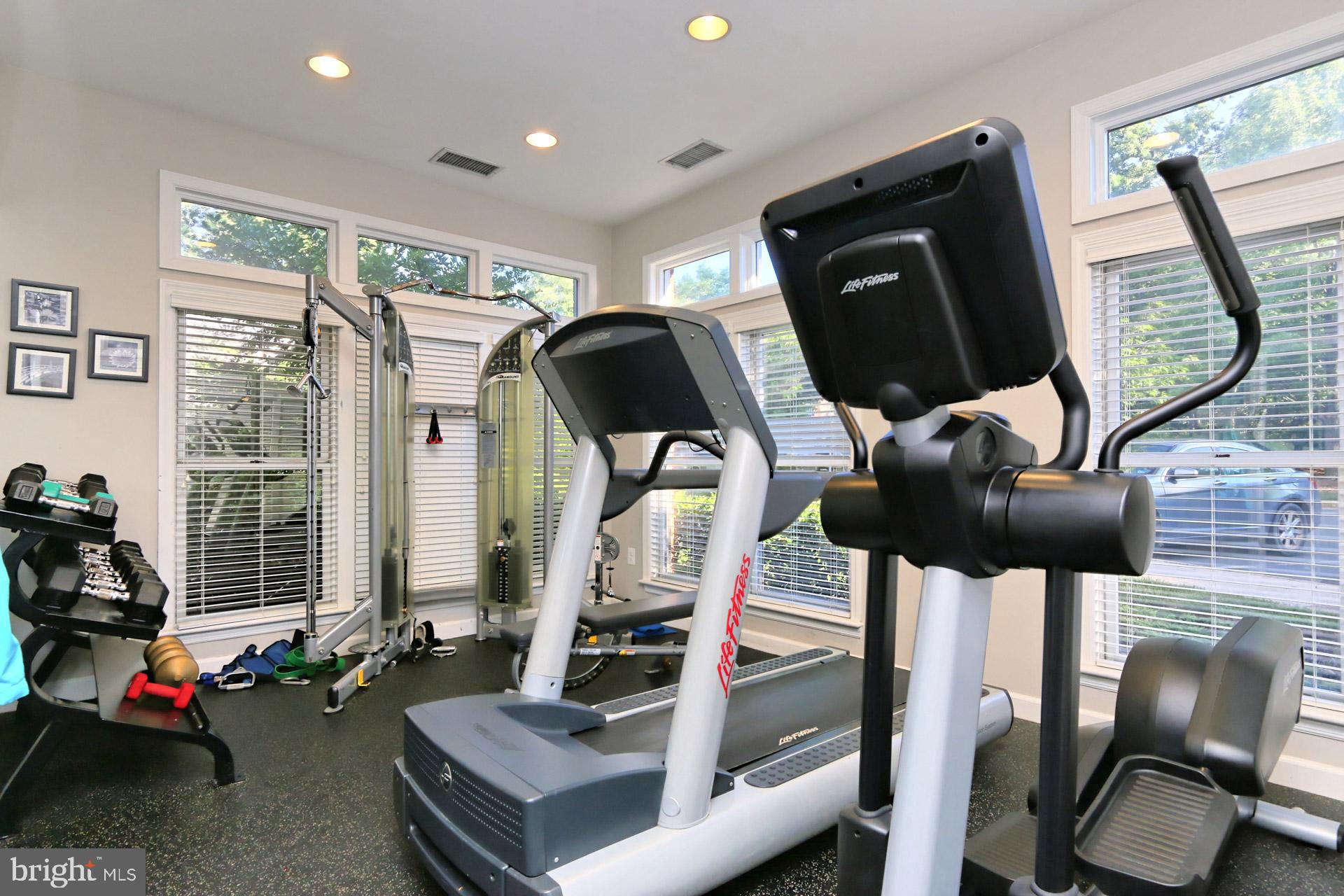 EDGEWATER AT TOWN CENTER - Residential