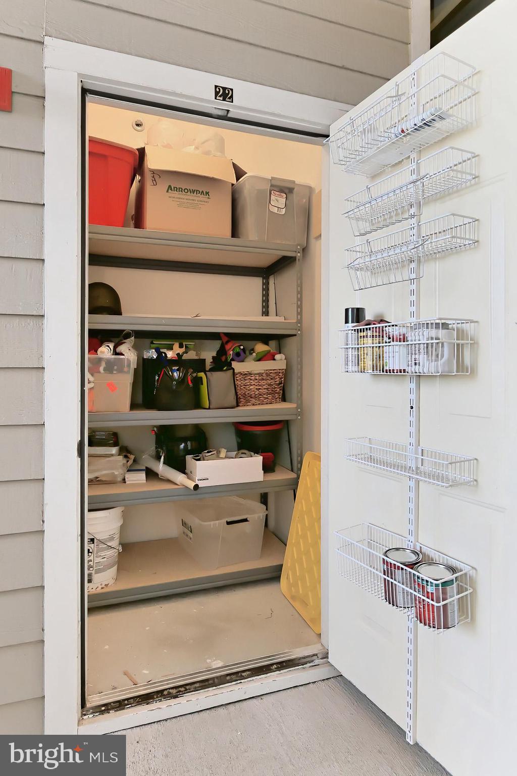 EDGEWATER AT TOWN CENTER - Residential