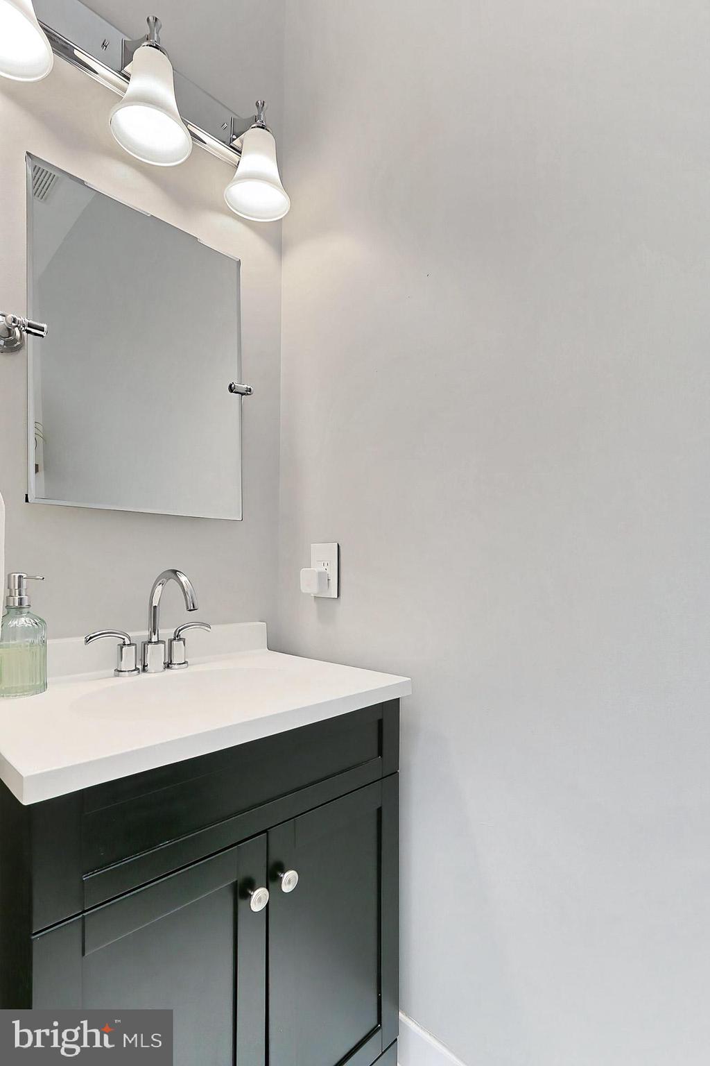 EDGEWATER AT TOWN CENTER - Residential