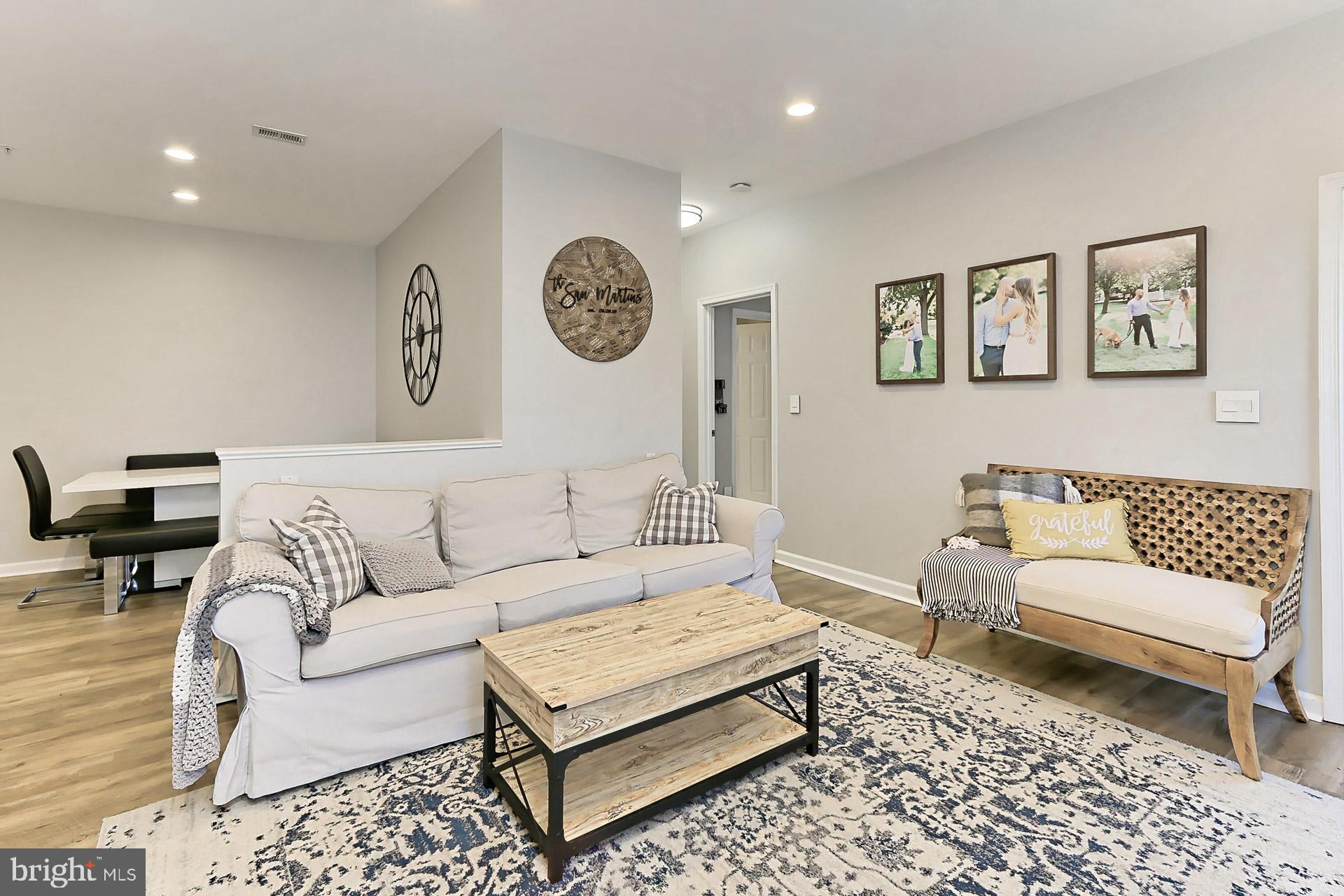 EDGEWATER AT TOWN CENTER - Residential