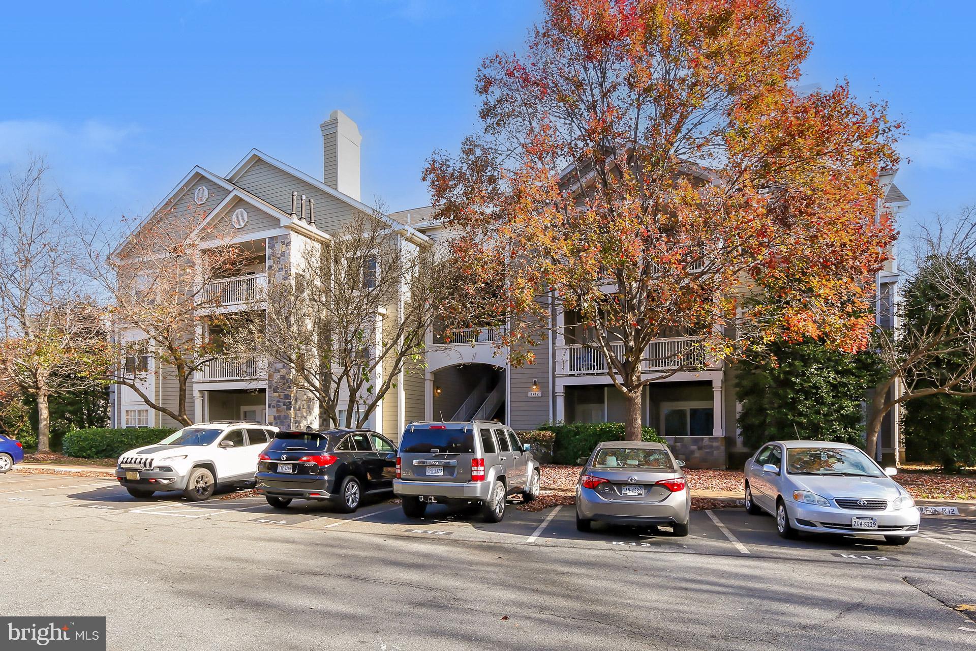 EDGEWATER AT TOWN CENTER - Residential