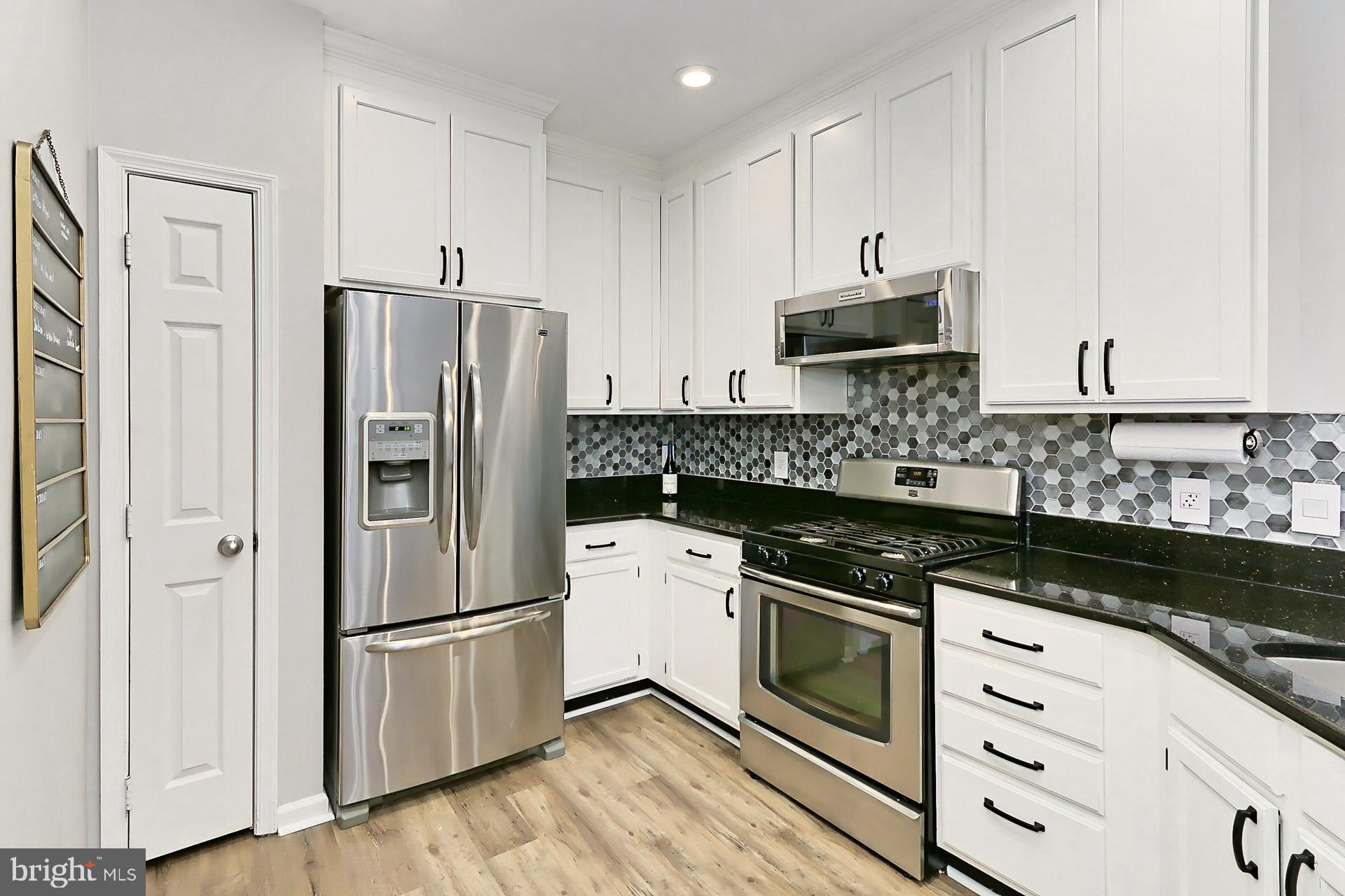 EDGEWATER AT TOWN CENTER - Residential