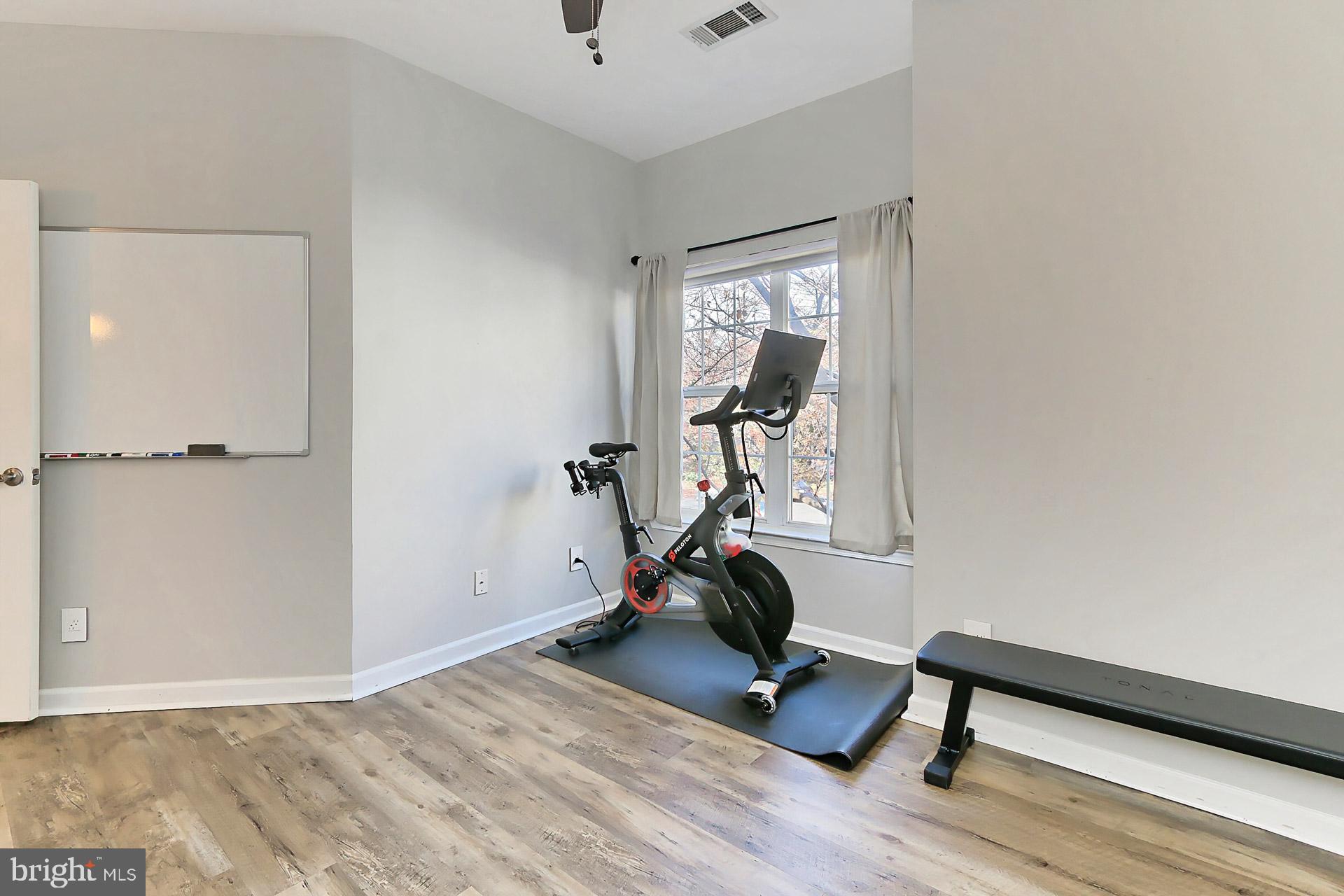 EDGEWATER AT TOWN CENTER - Residential