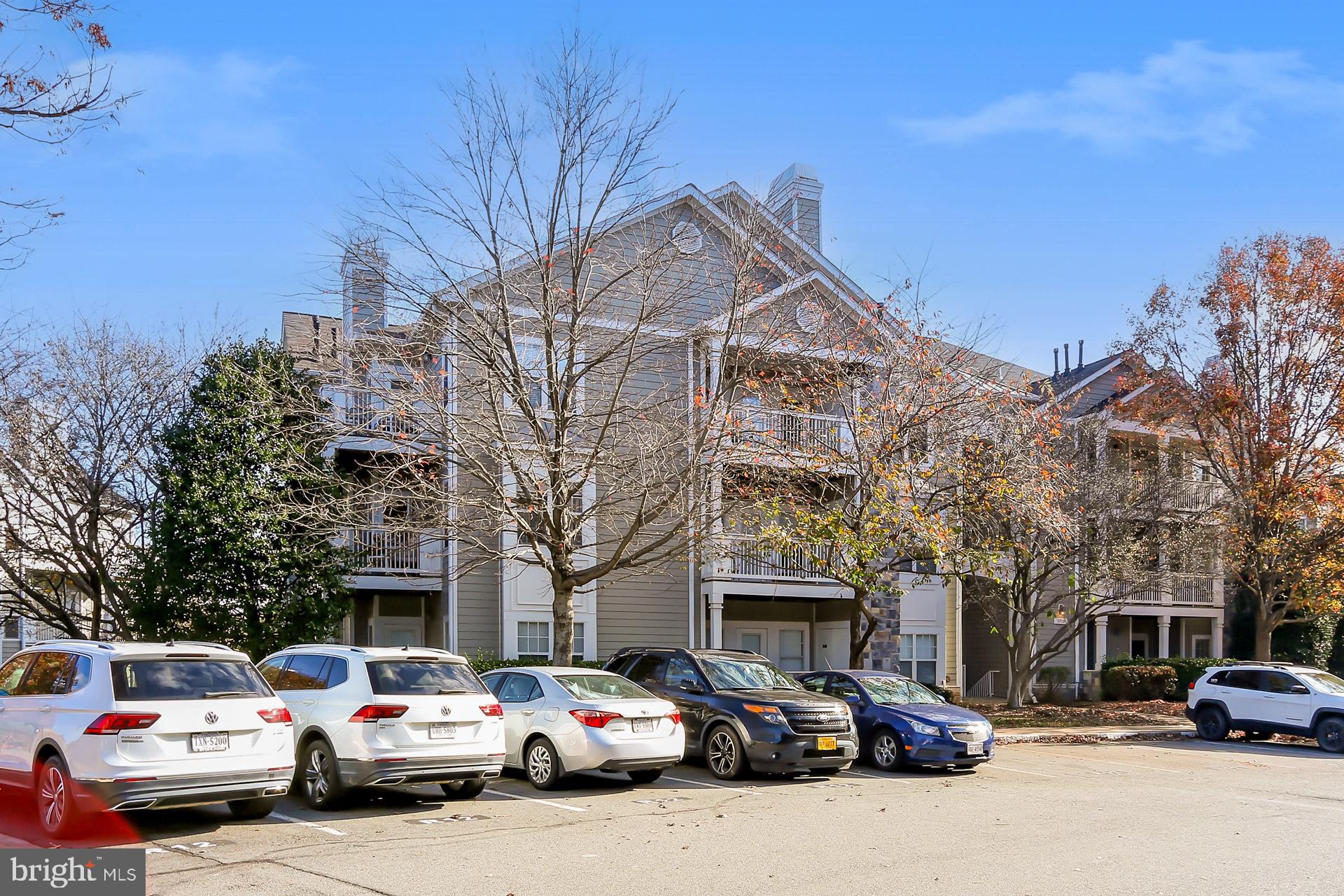 EDGEWATER AT TOWN CENTER - Residential