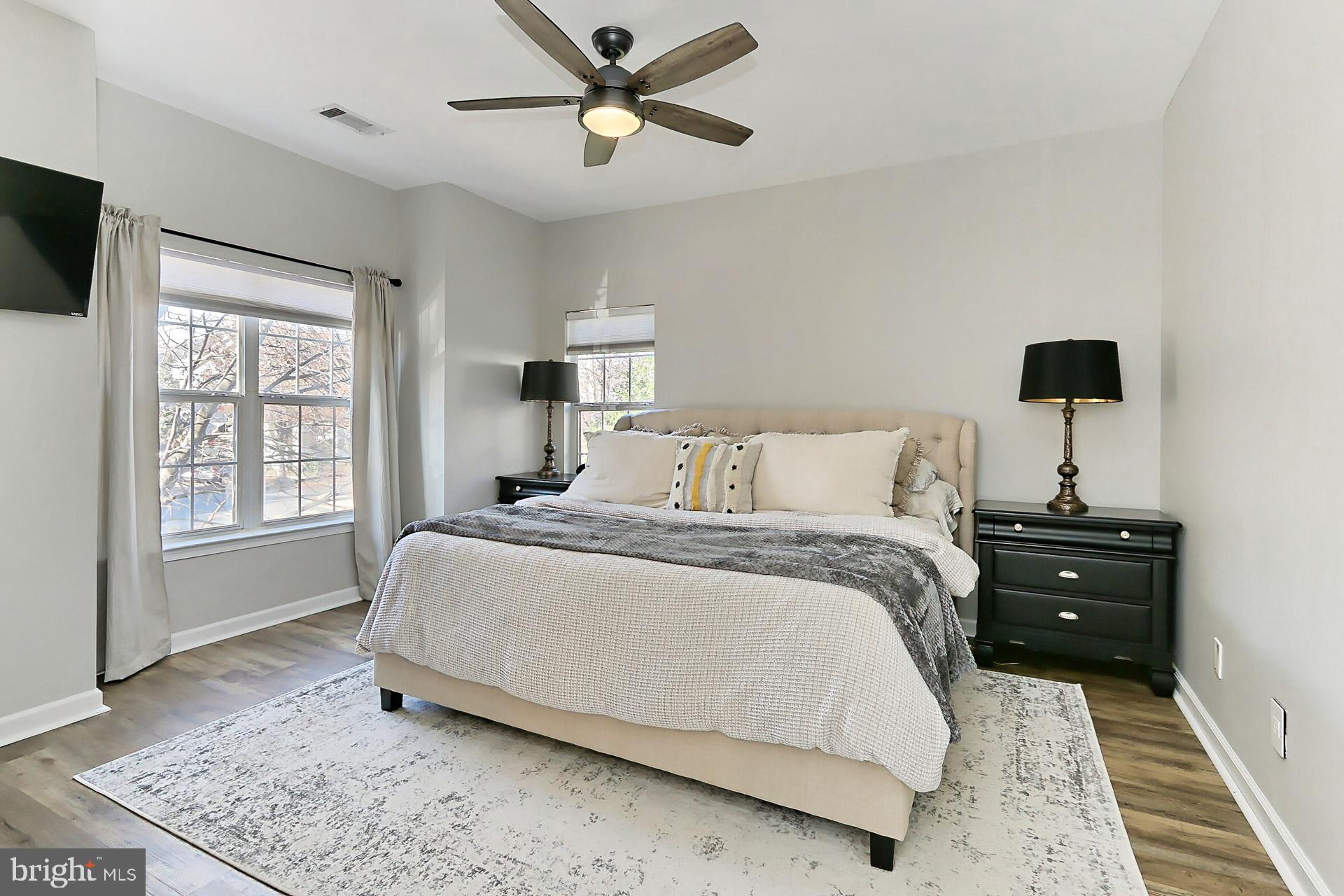 EDGEWATER AT TOWN CENTER - Residential