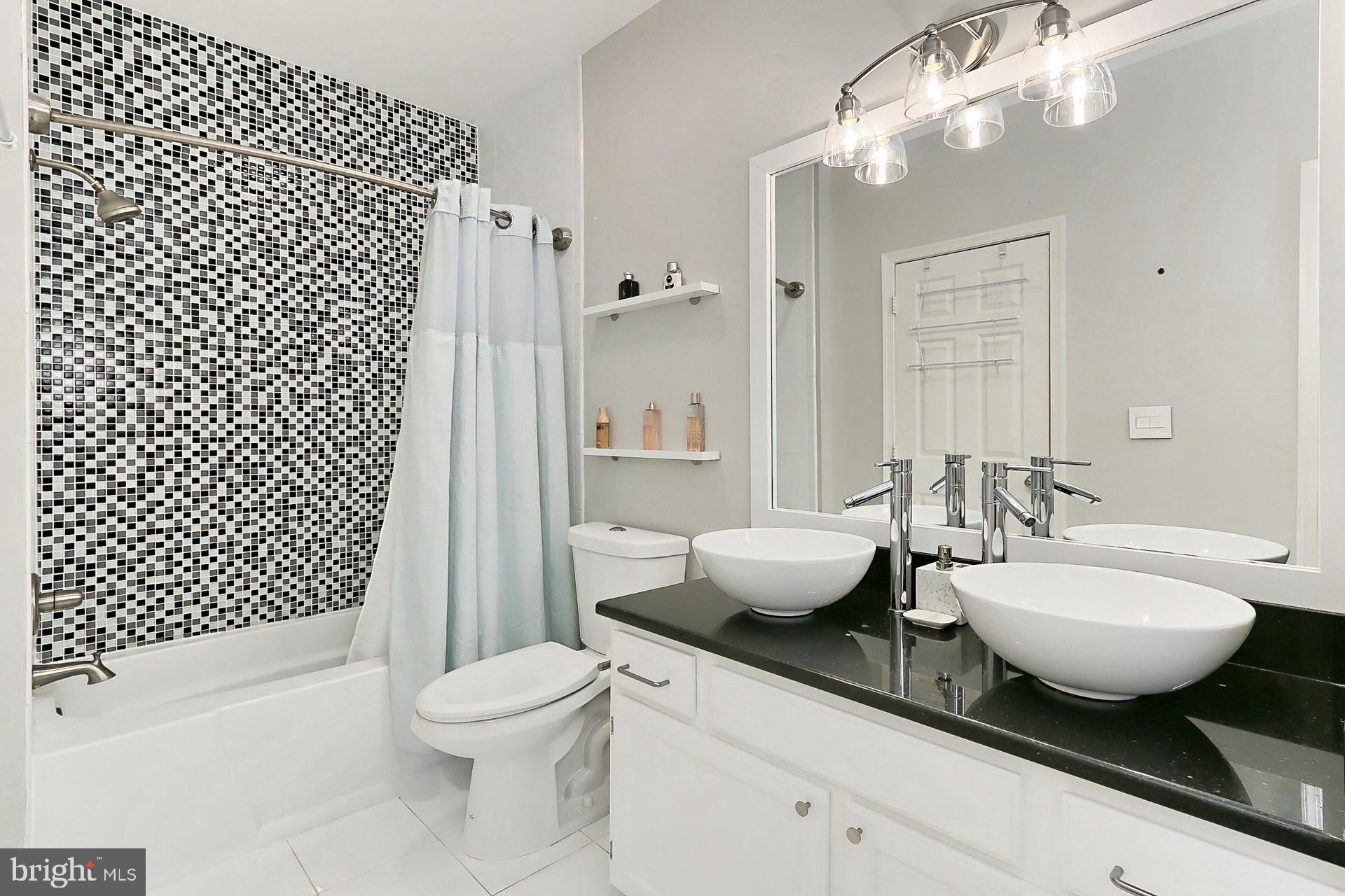 EDGEWATER AT TOWN CENTER - Residential