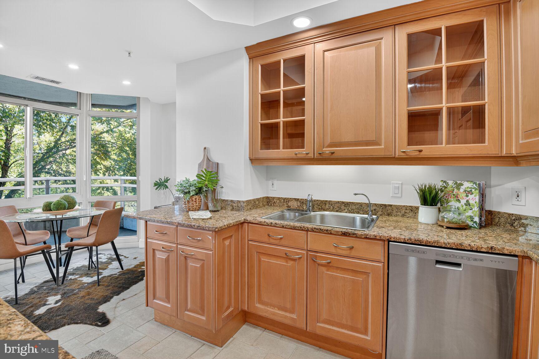 SOMERSET HOUSE CONDOS - Residential