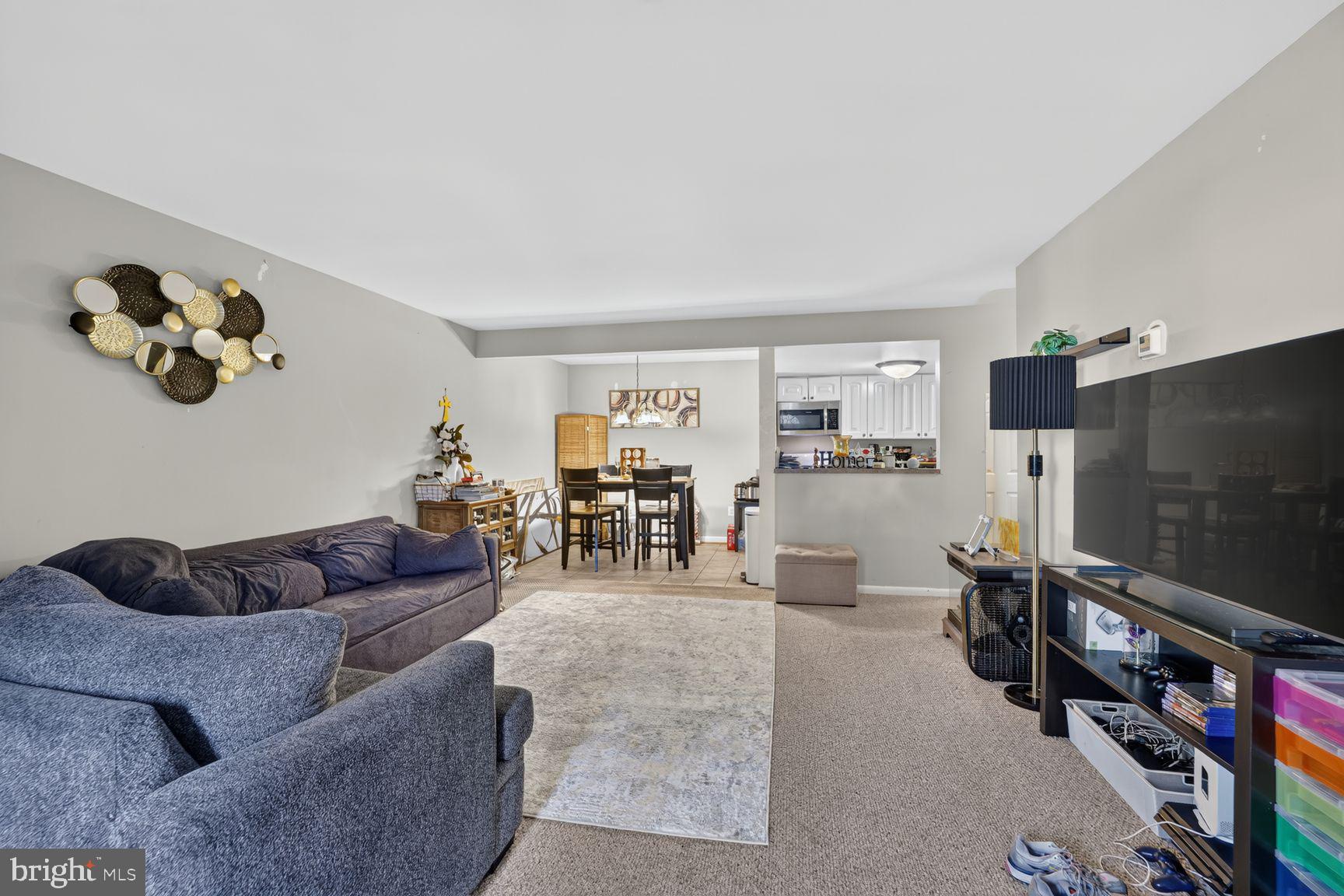 3111 UNIVERSITY BOULEVARD W F4
