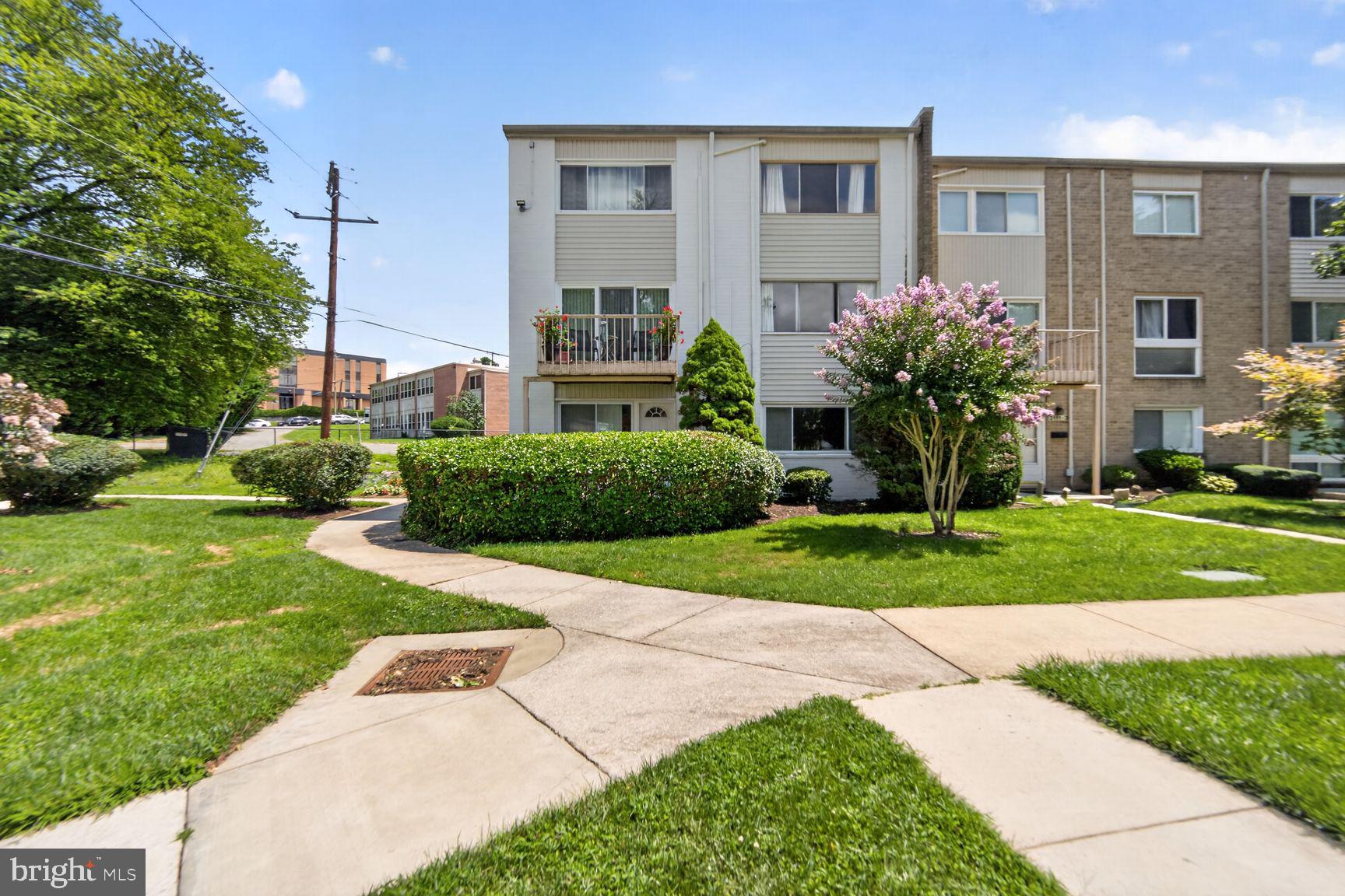 3111 UNIVERSITY BOULEVARD W F4