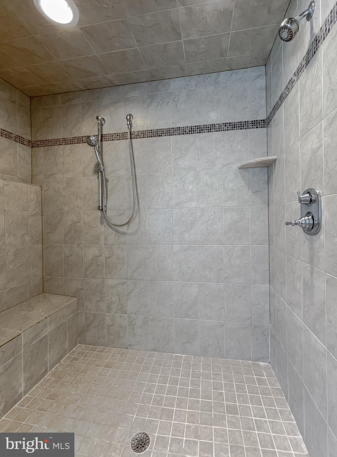 LEONARDS GRANT - Residential