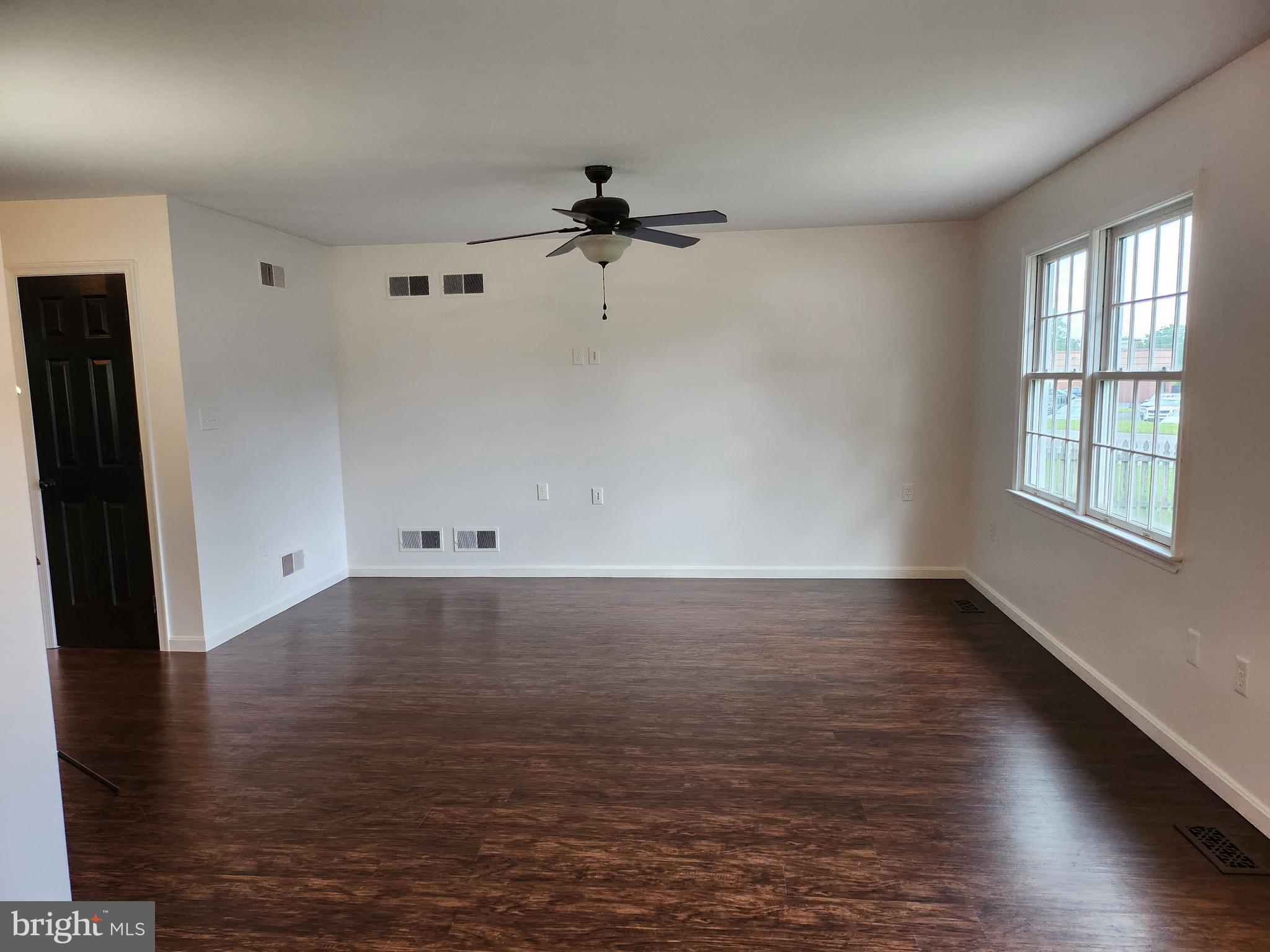 SPRING MILLS COMMONS - Residential