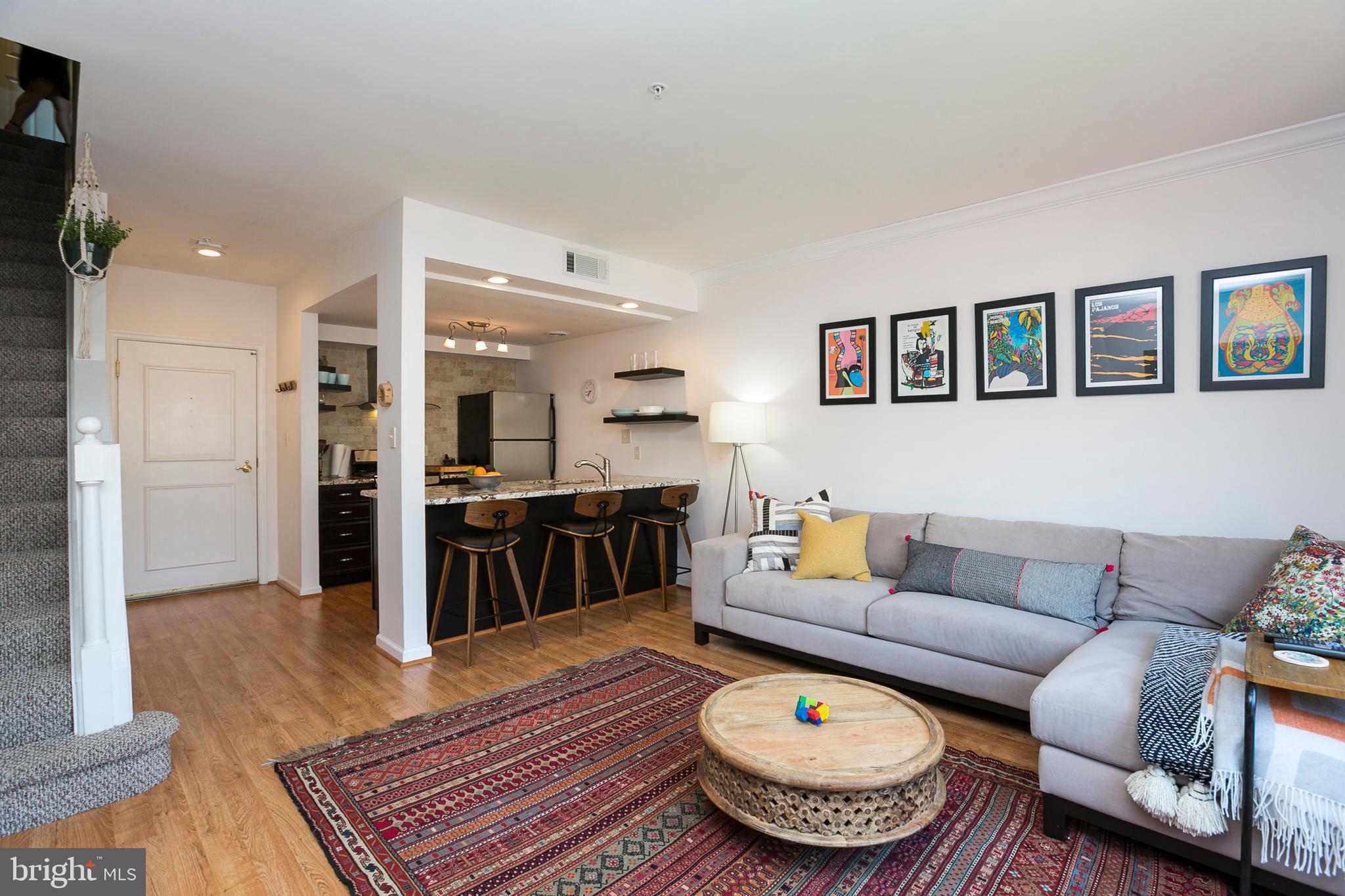 HENDERSON'S WHARF - Residential