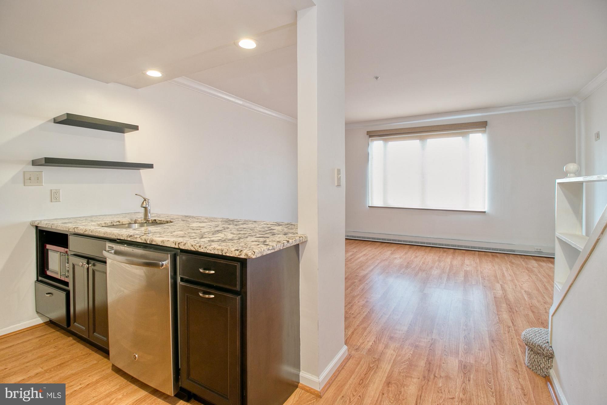 HENDERSON'S WHARF - Residential