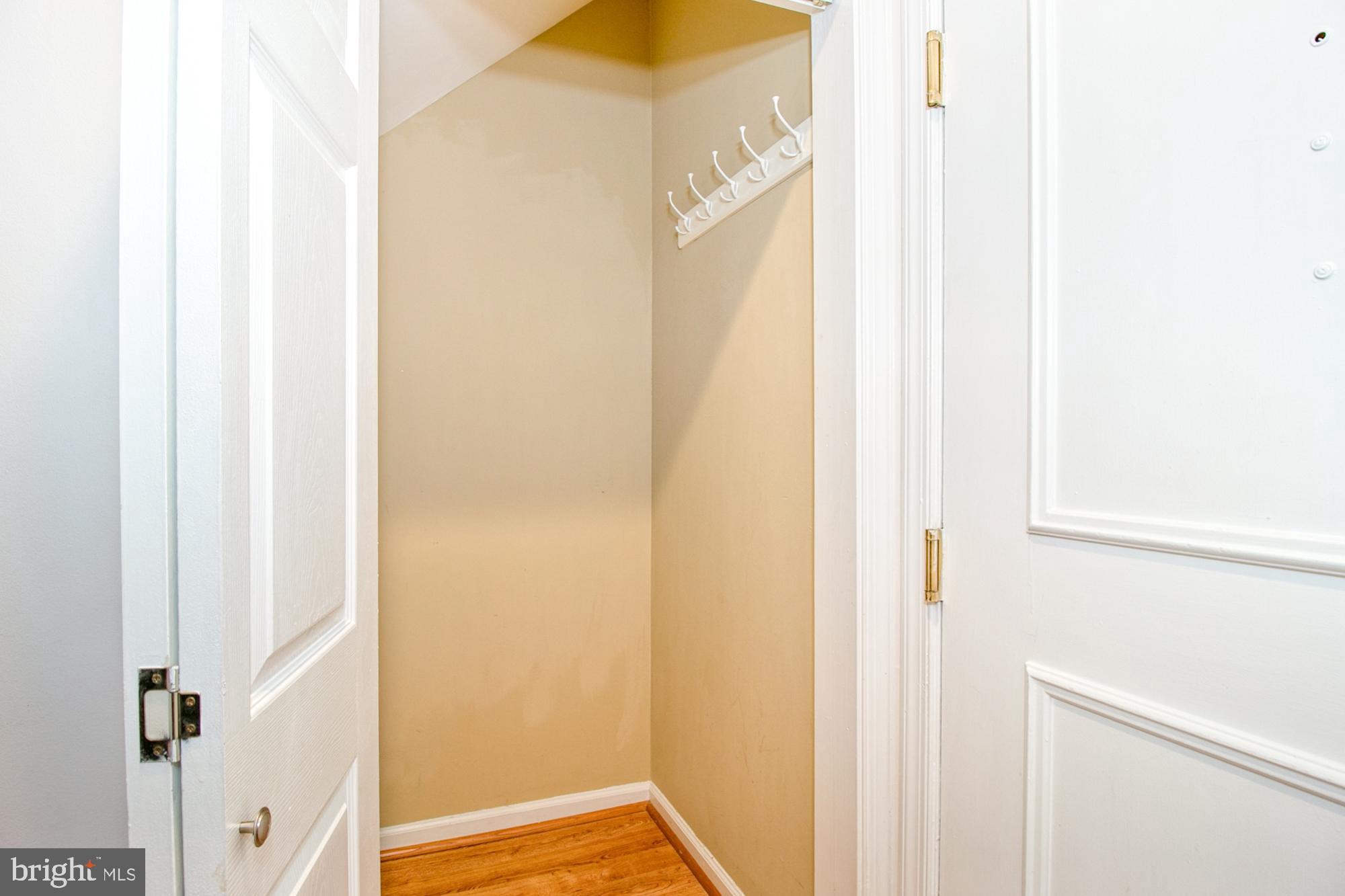 HENDERSON'S WHARF - Residential