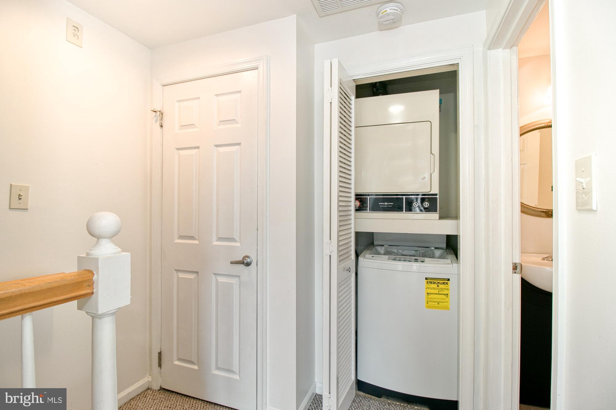 HENDERSON'S WHARF - Residential