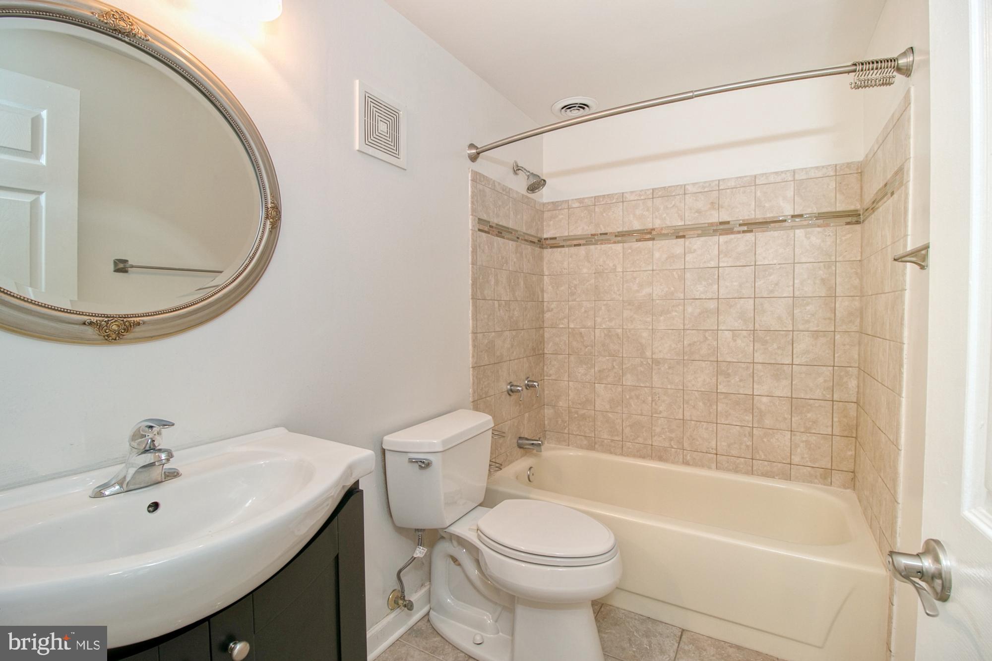 HENDERSON'S WHARF - Residential