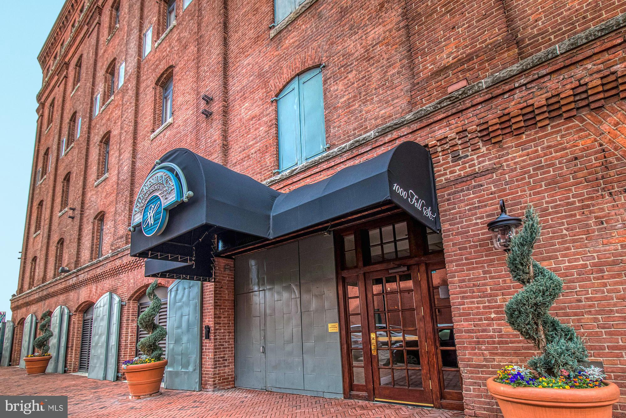 HENDERSON'S WHARF - Residential