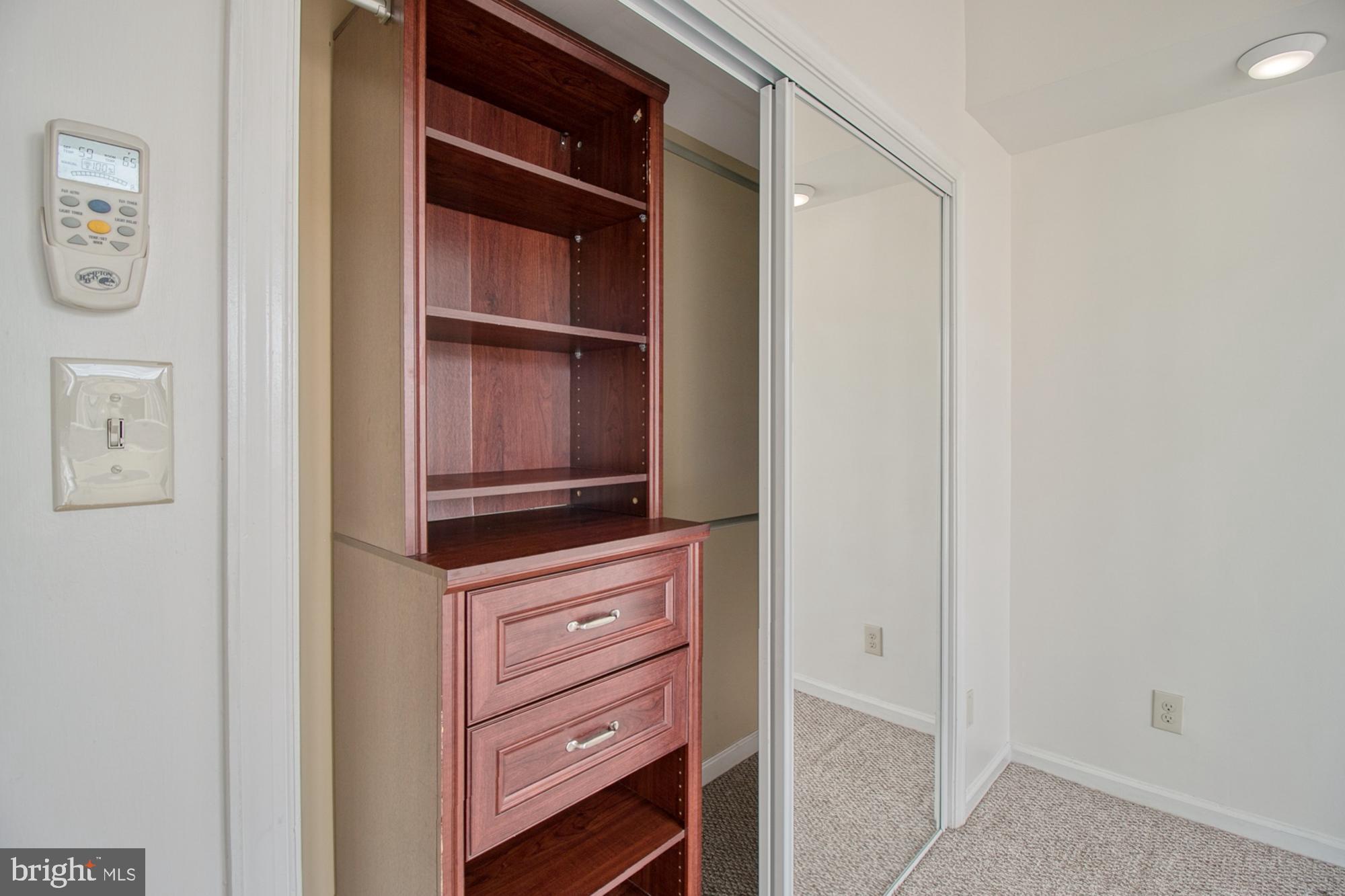 HENDERSON'S WHARF - Residential