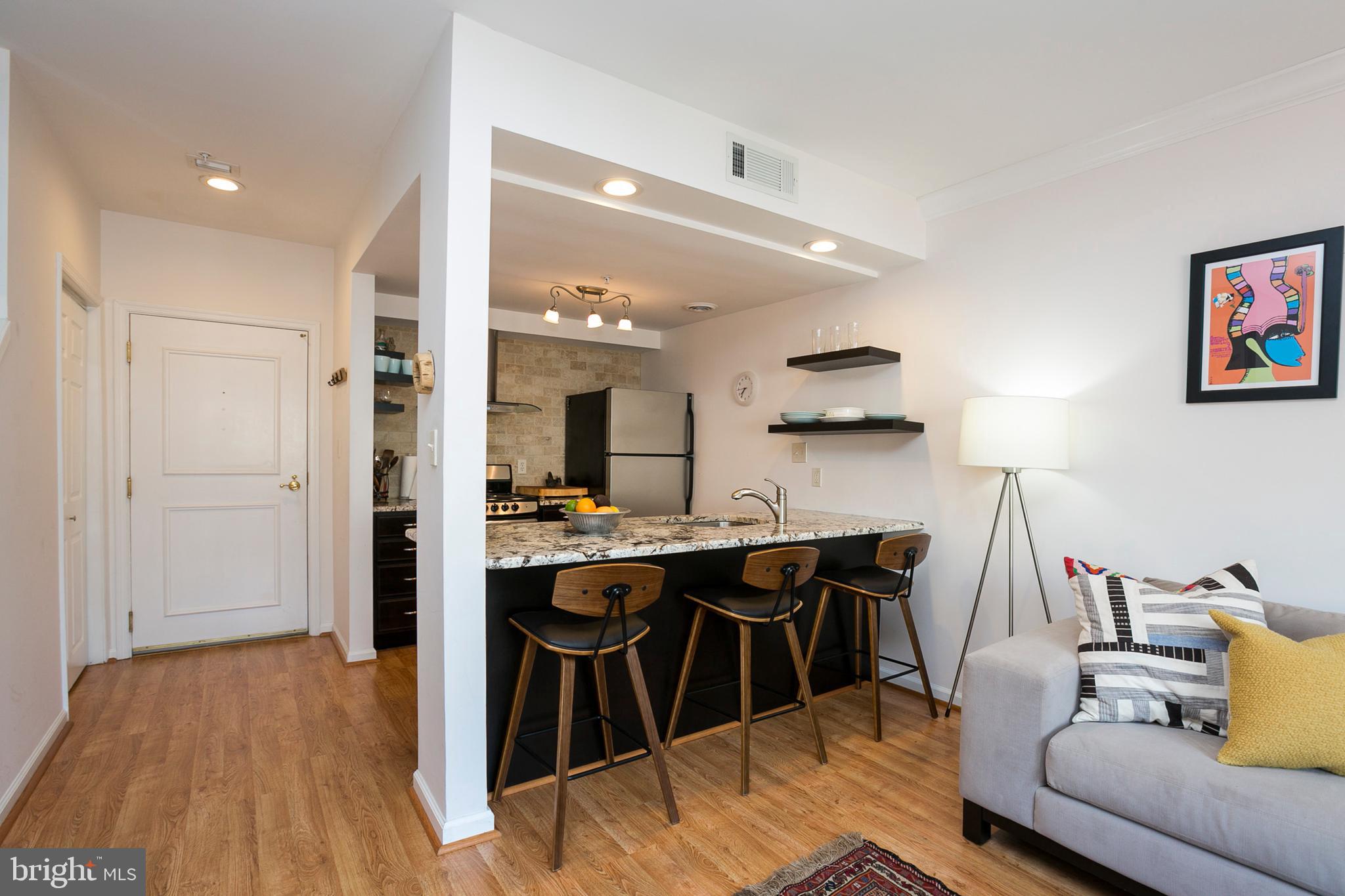 HENDERSON'S WHARF - Residential