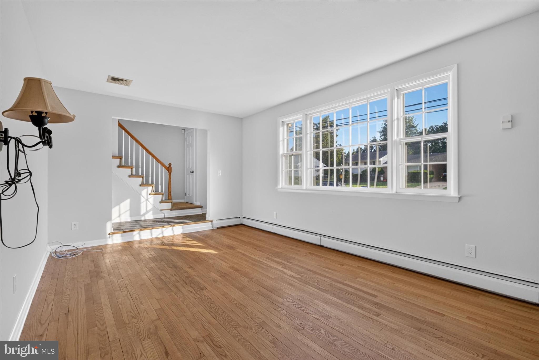 904 W FOXCROFT DRIVE