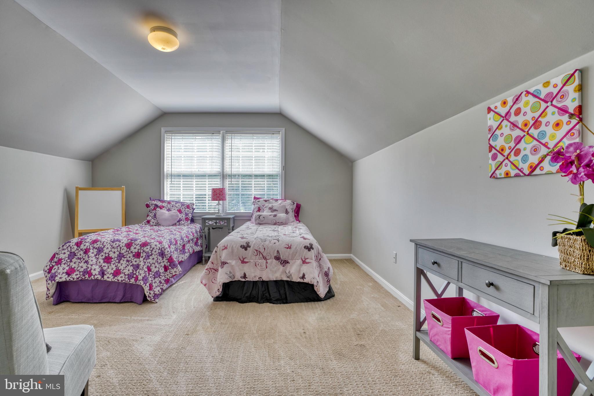 MEADOW WOODS - Residential